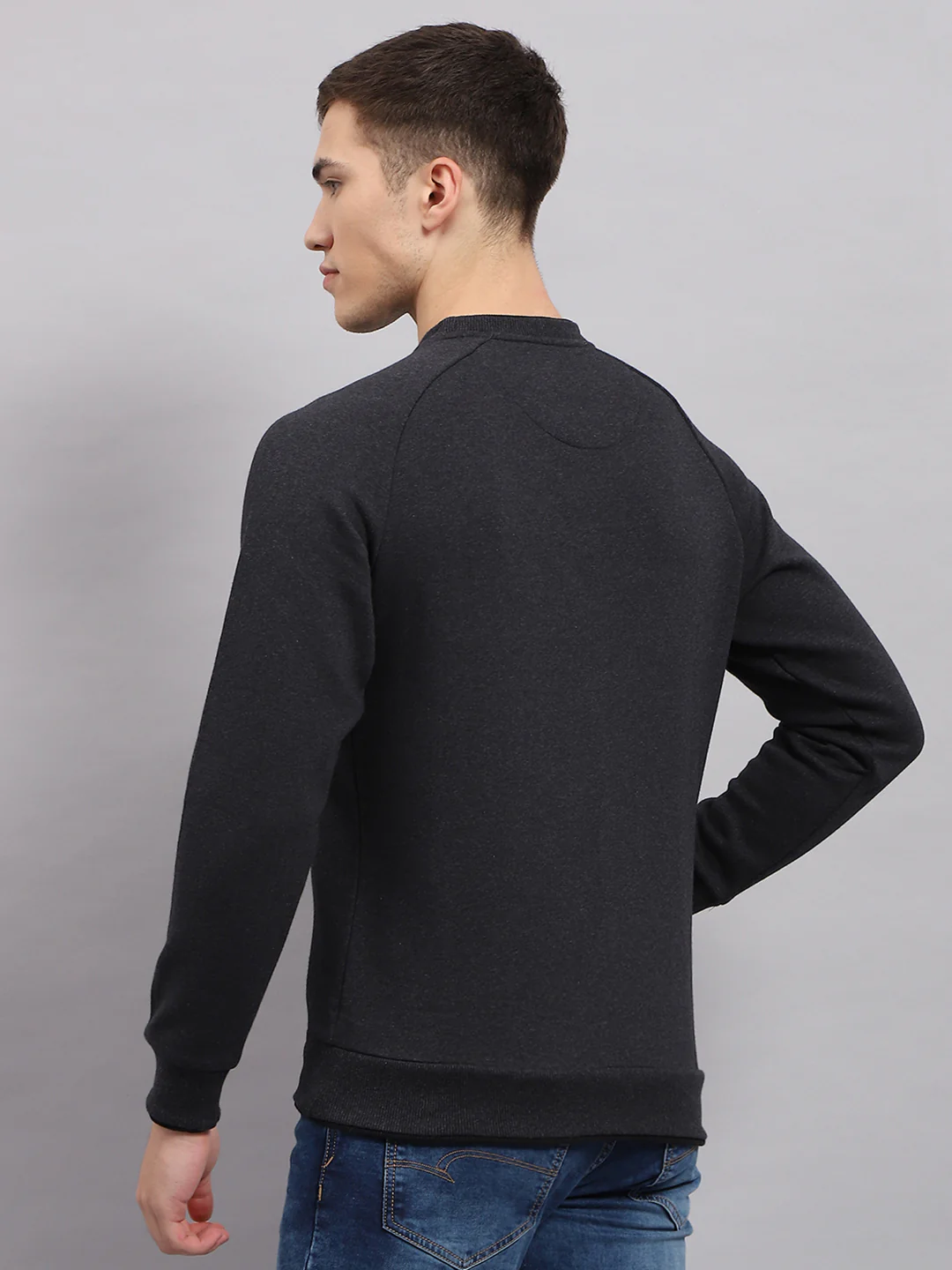 Men Black Solid Round Neck Full Sleeve Sweatshirt - Image 5