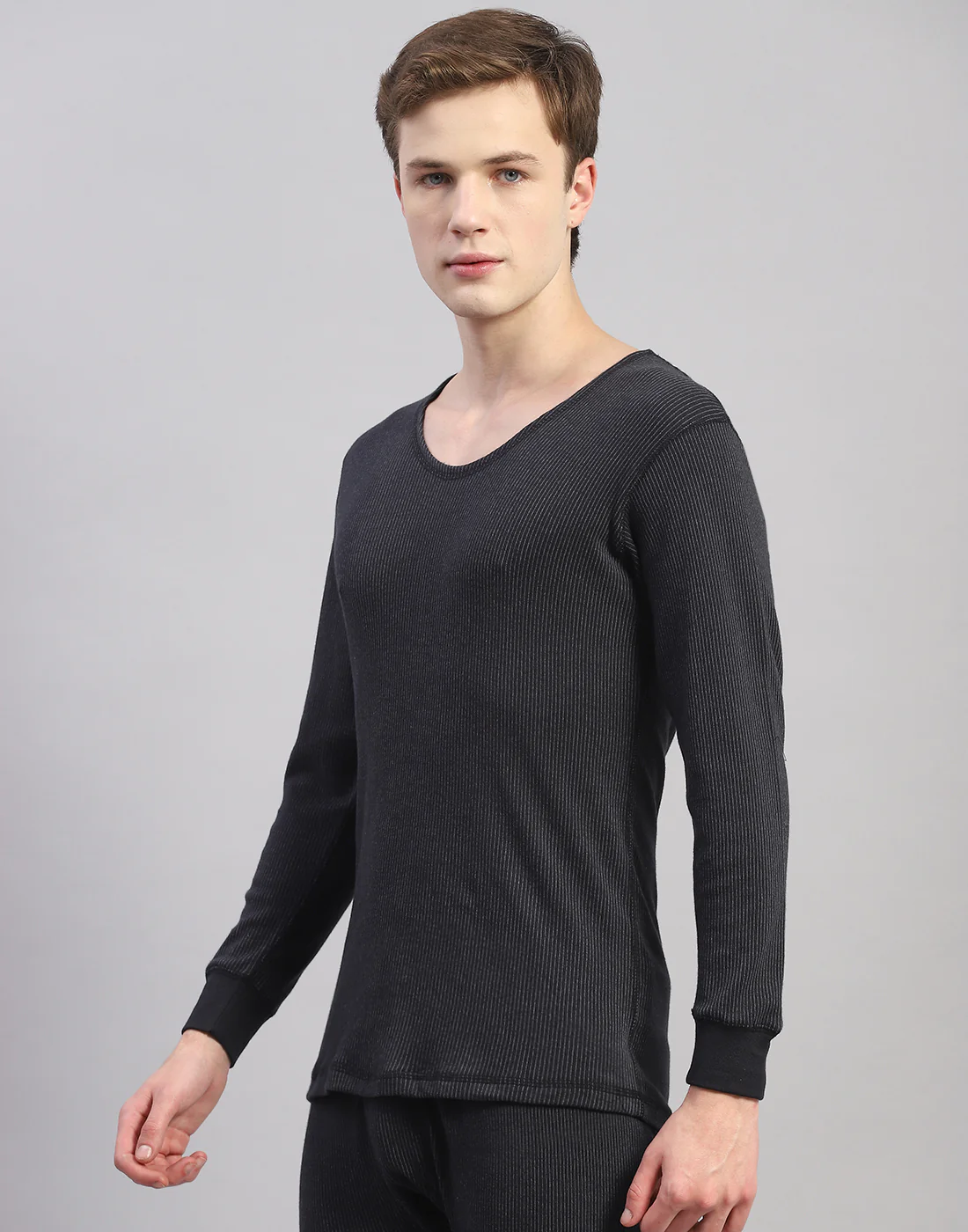 Men Black Solid Round Neck Full Sleeve Thermal Vest - Image 3