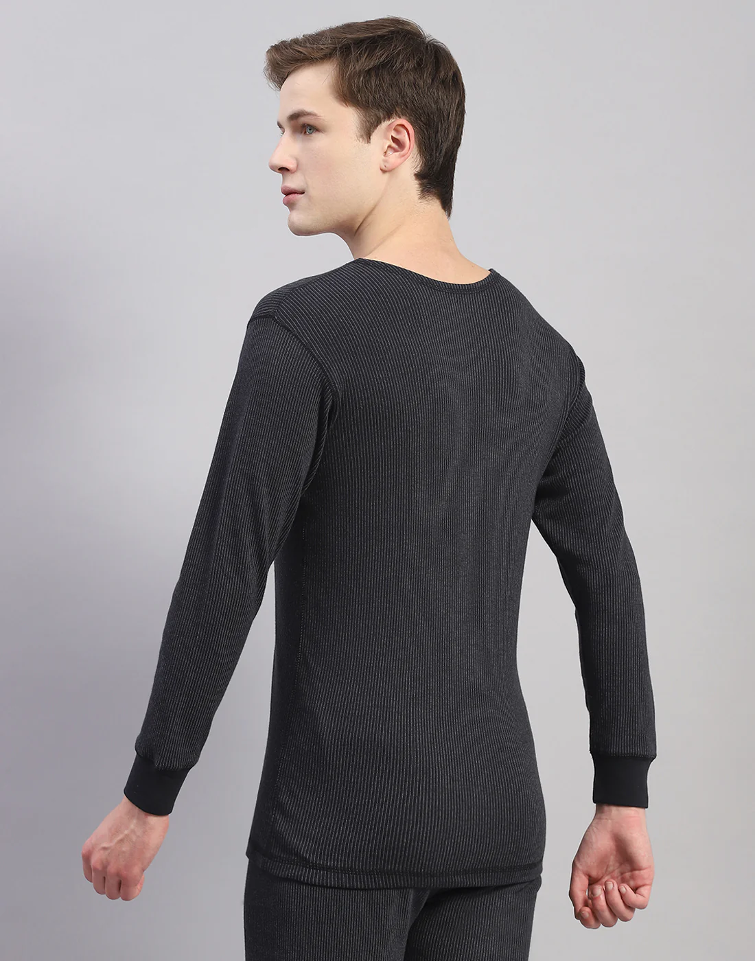 Men Black Solid Round Neck Full Sleeve Thermal Vest - Image 5