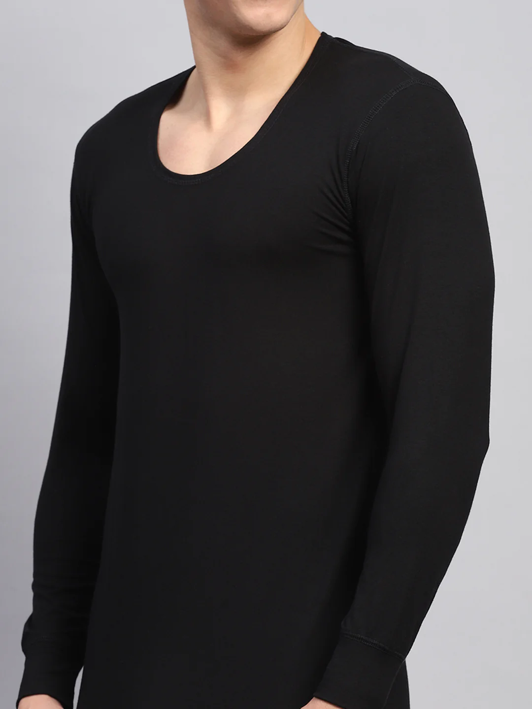 Men Black Solid Round Neck Full Sleeve Thermal Vest - Image 6