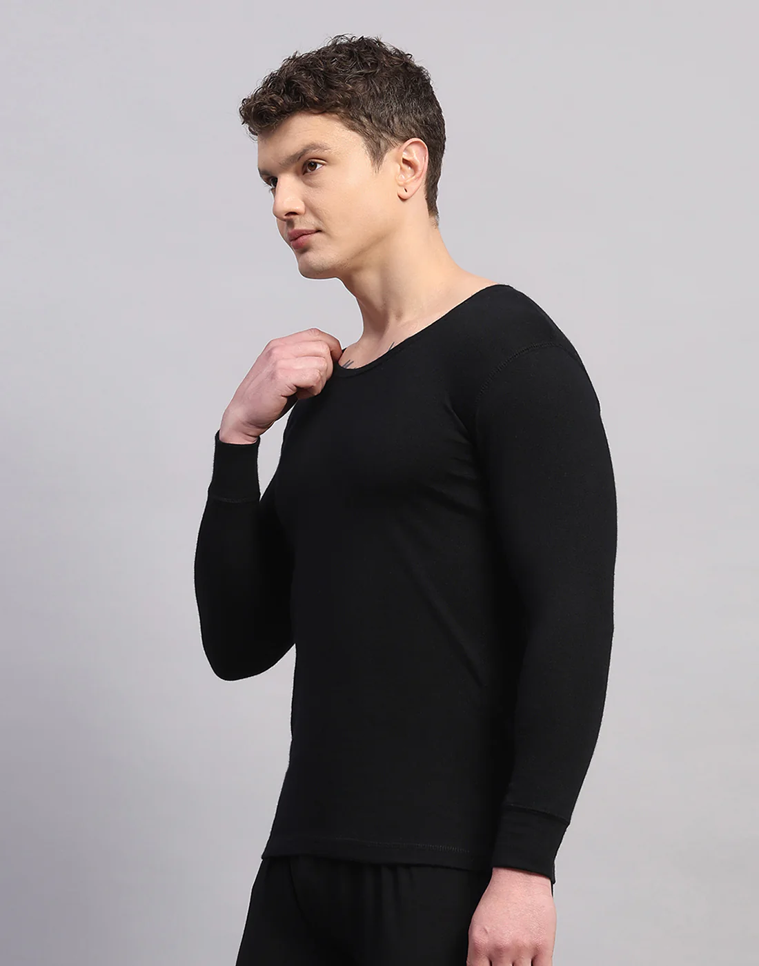 Men Black Solid Round Neck Full Sleeve Thermal Vest - Image 2