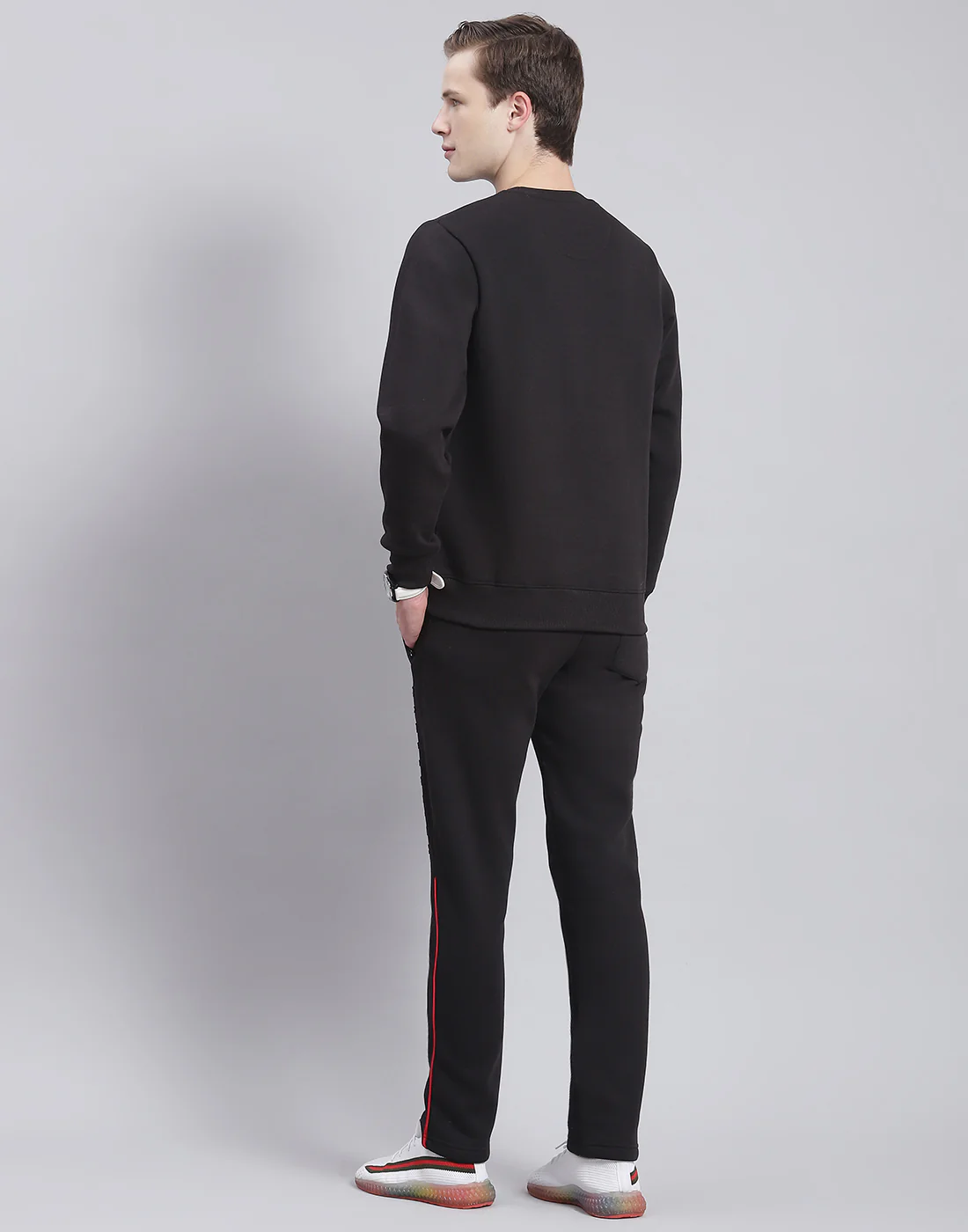 Men Black Solid Round Neck Full Sleeve Tracksuit - Image 5