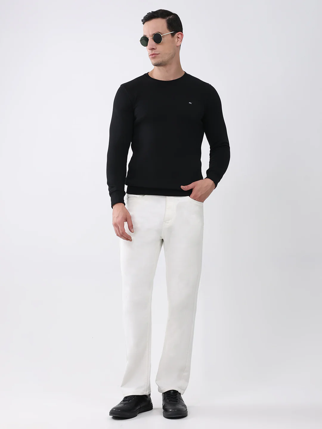 Men Black Solid Round Neck Full Sleeve Winter T-Shirt - Image 2
