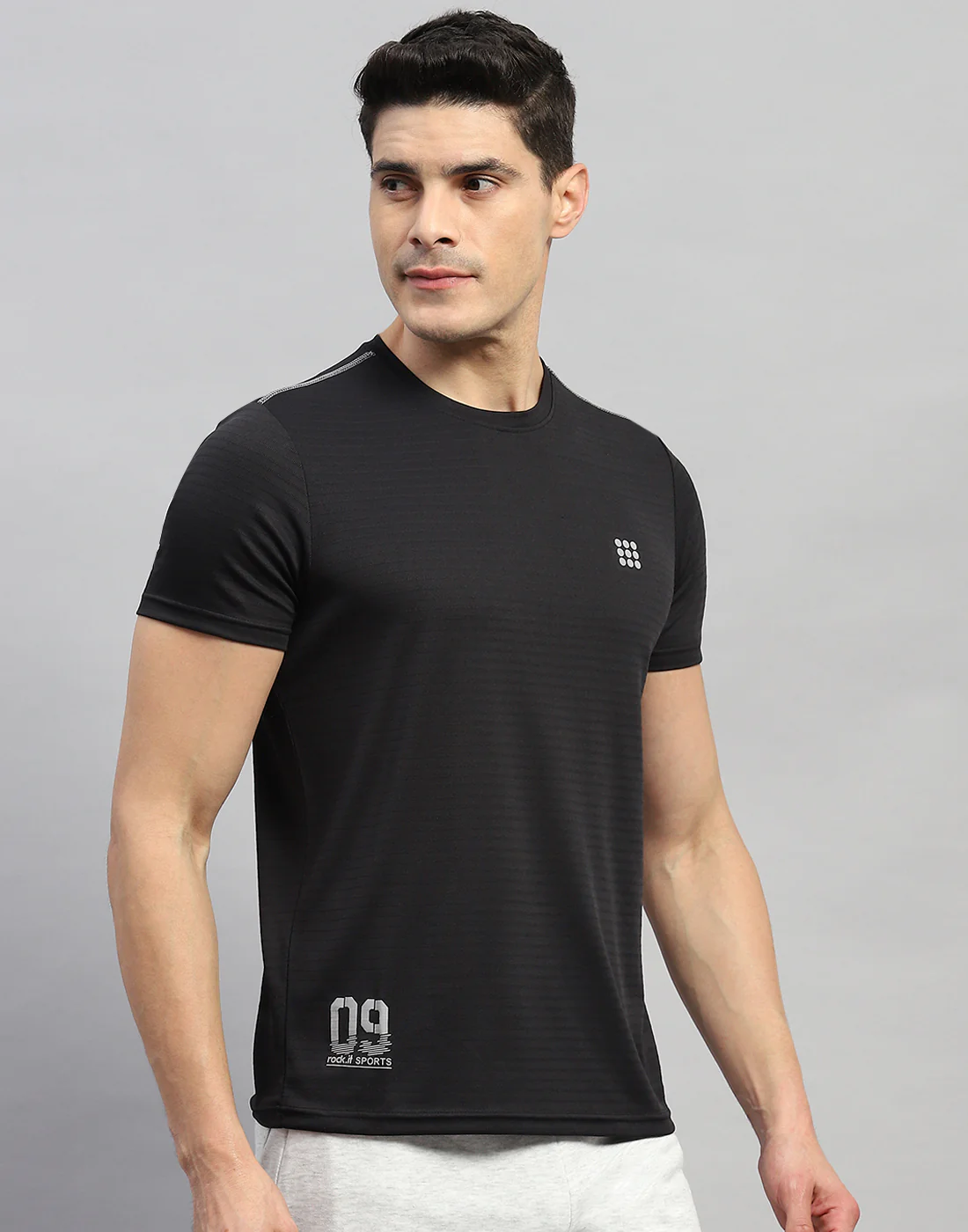 Rock.it Men Black Solid Round Neck Half Sleeve T-Shirt - Image 4