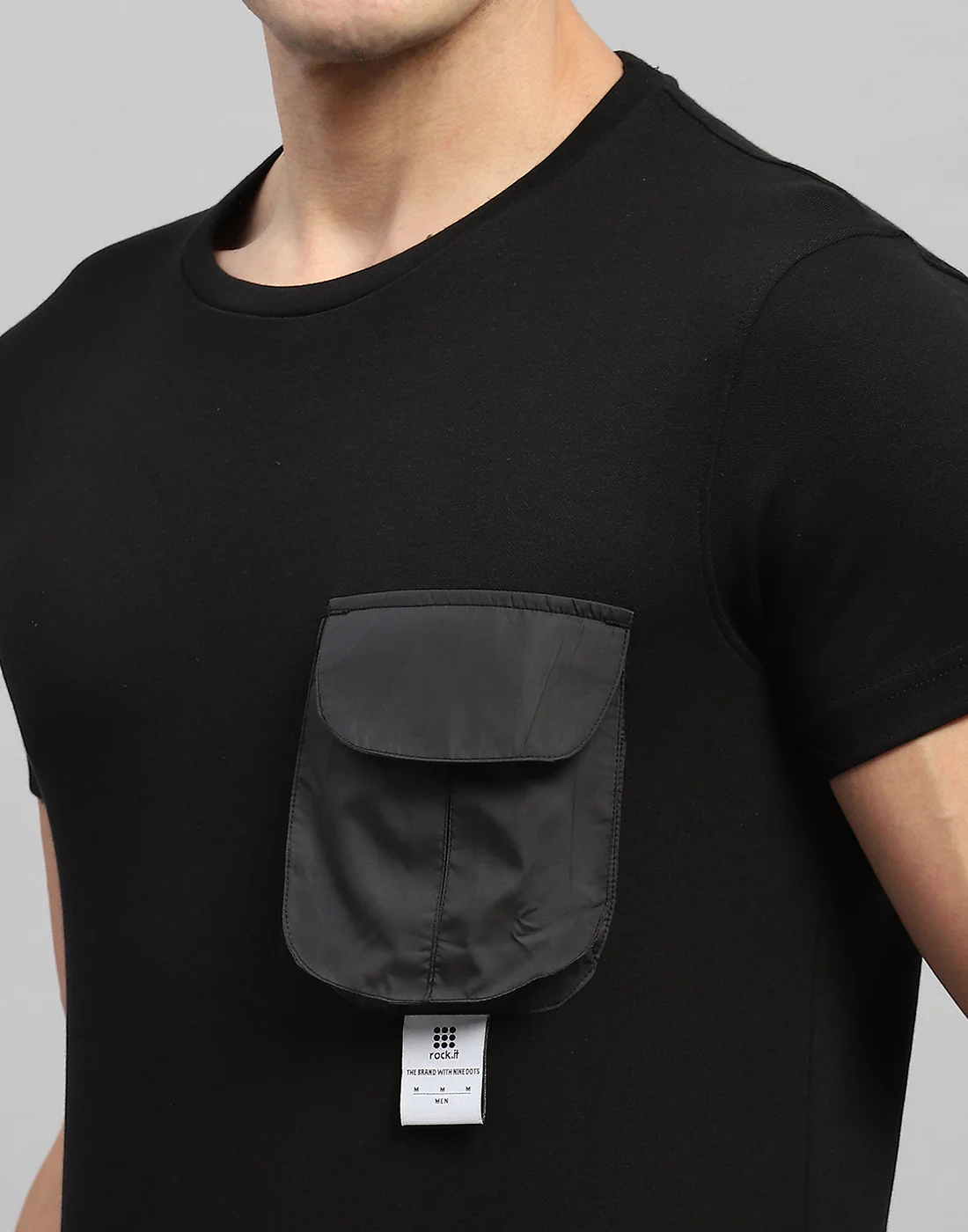 Rock.it Men Black Solid Round Neck Half Sleeve T-Shirt - Image 6