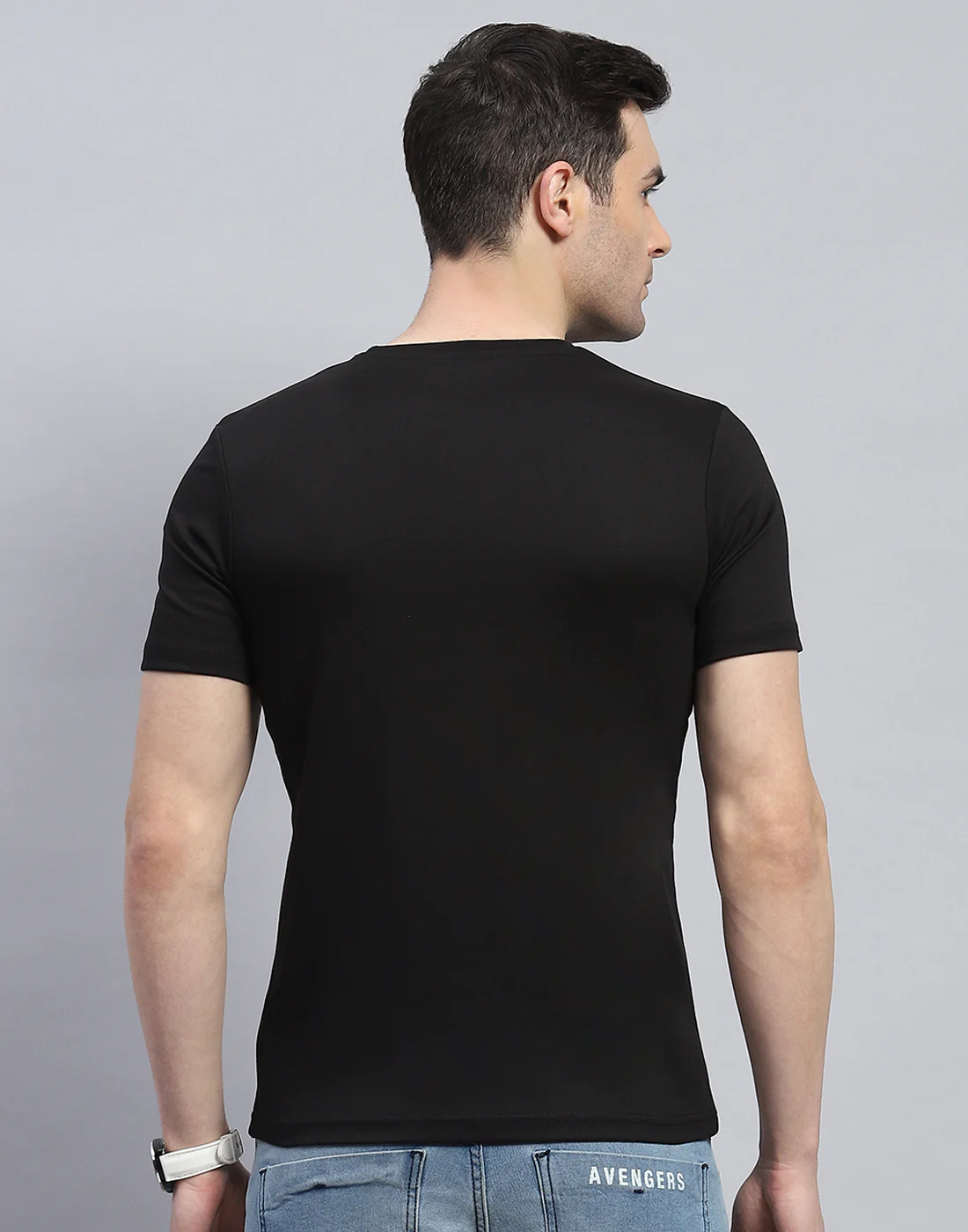 Men Black Solid Round Neck Half Sleeve T-Shirt - Image 6