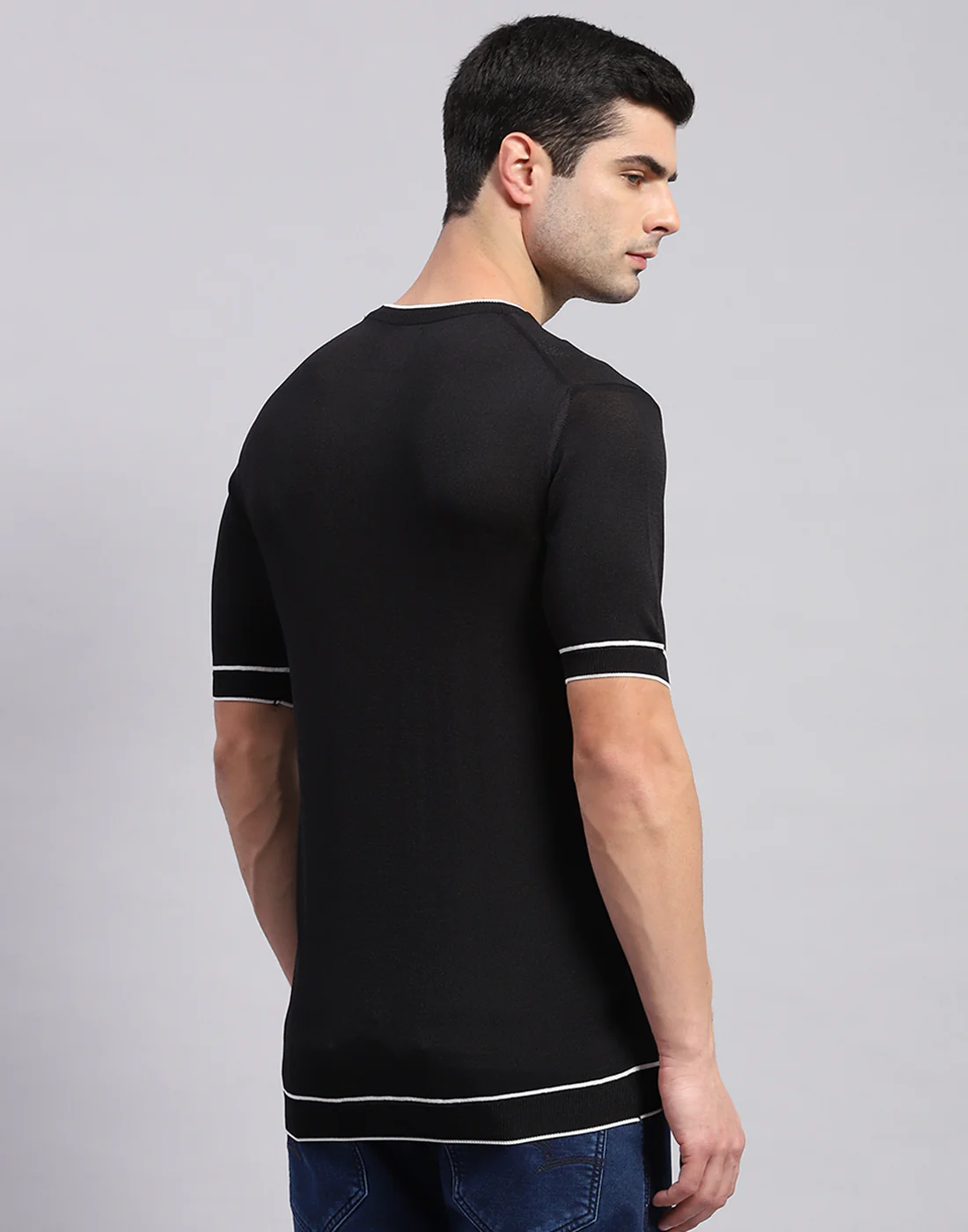 Men Black Solid Round Neck Half Sleeve T-Shirt - Image 5