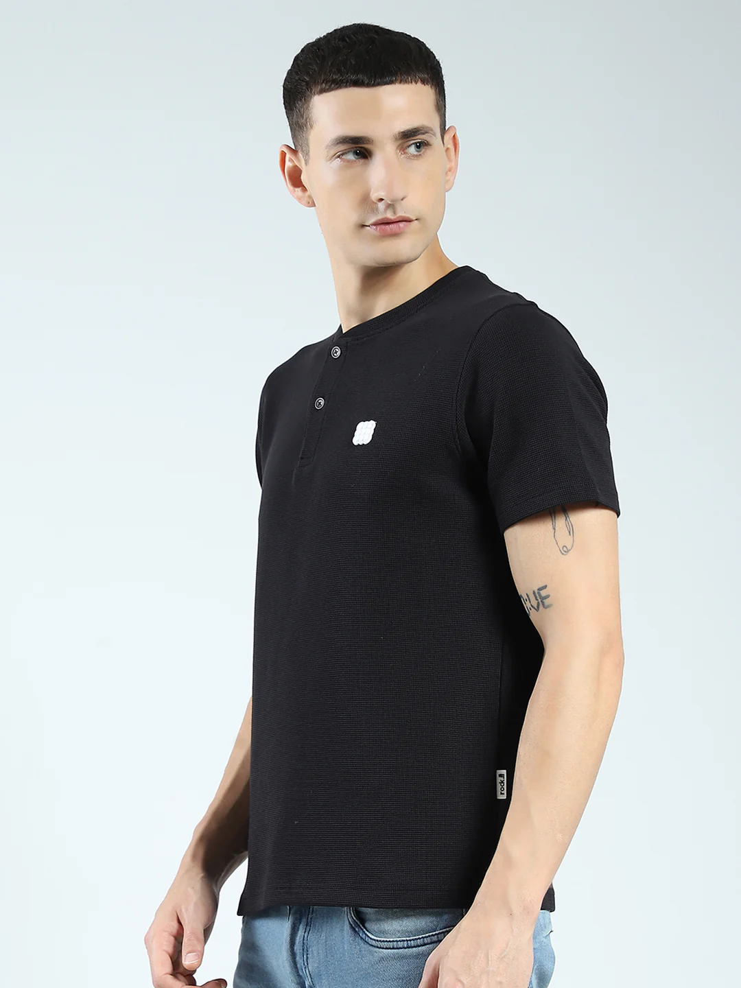 Rock.it Men Black Solid Round Neck Half Sleeve T-Shirt - Image 3