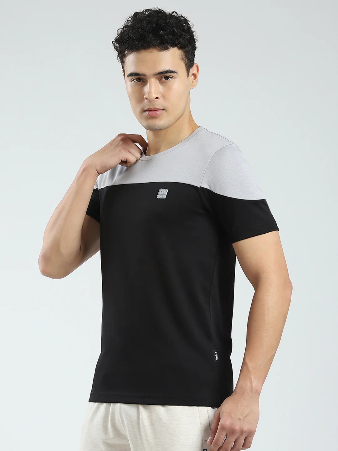 Rock.it Men Black Solid Round Neck Half Sleeve T-Shirt - Image 3