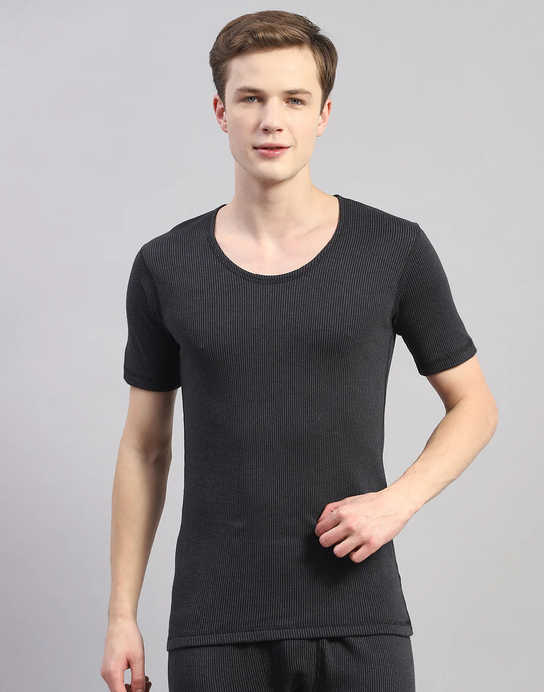Men Black Solid Round Neck Half Sleeve Thermal Vest - Image 2