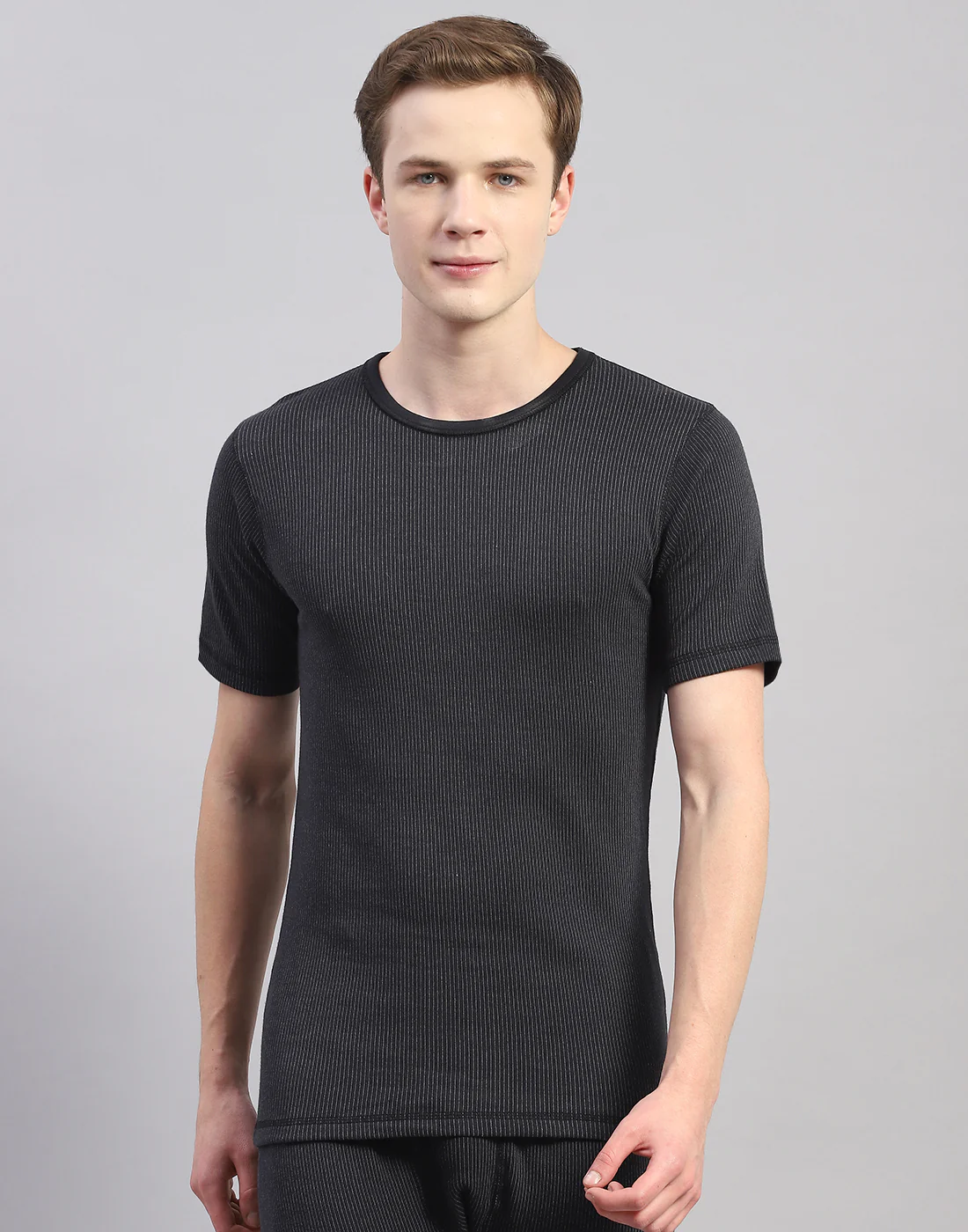 Men Black Solid Round Neck Half Sleeve Thermal Vest - Image 2