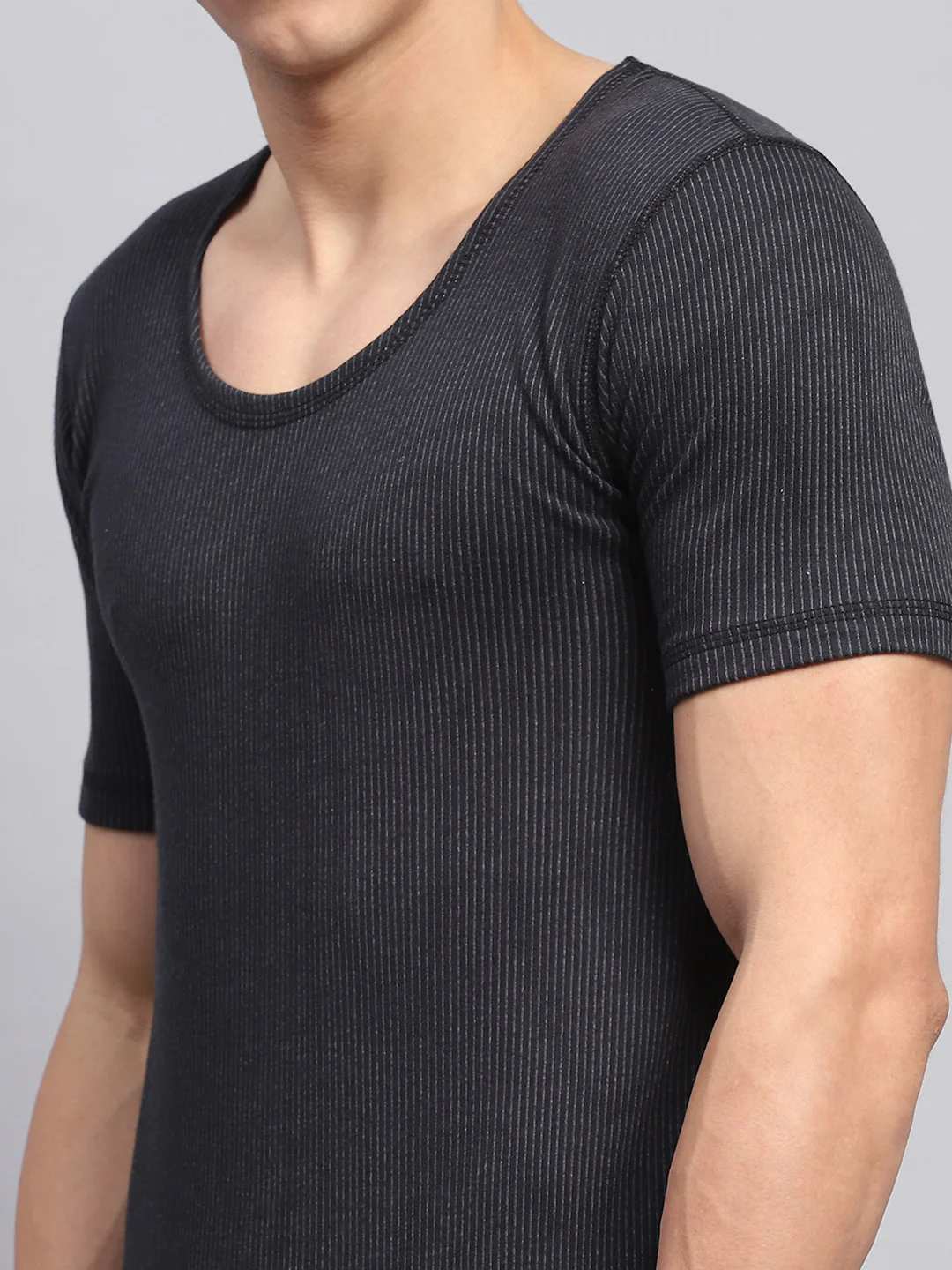 Men Black Solid Round Neck Half Sleeve Thermal Vest - Image 6