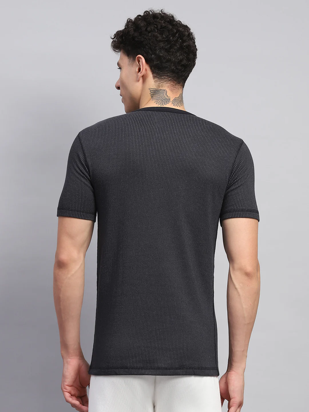 Men Black Solid Round Neck Half Sleeve Thermal Vest - Image 5