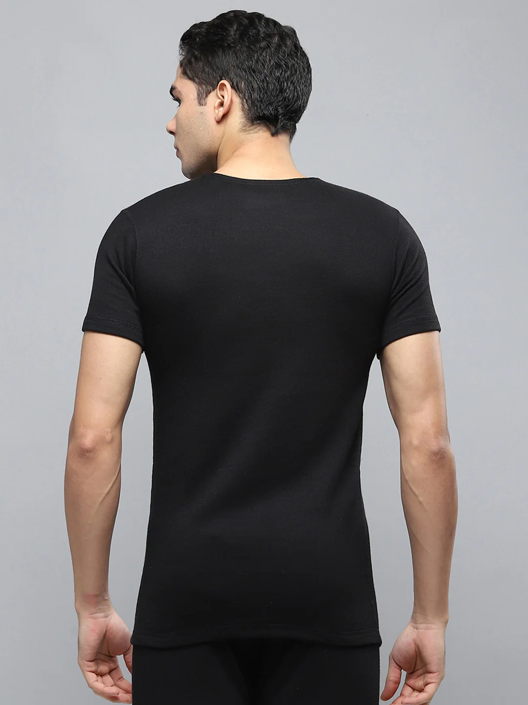 Men Black Solid Round Neck Half Sleeve Thermal Vest - Image 5