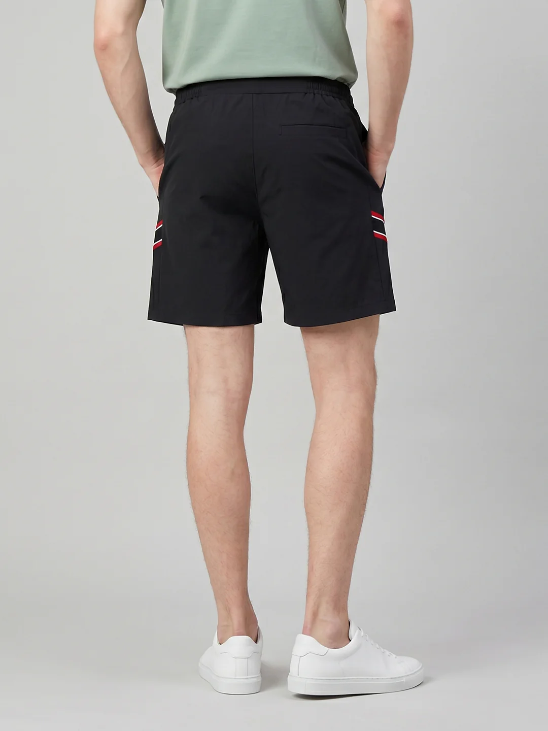 Men Black Solid Slim Fit Bermuda - Image 4