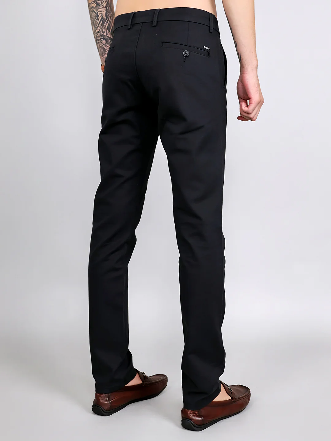 Men Black Solid Slim Fit Trouser - Image 4