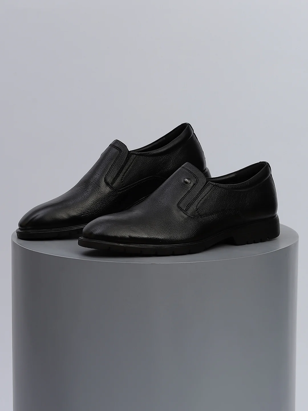 Men Black Solid Slip on Genuine Leather Formal Shoes - Image 9
