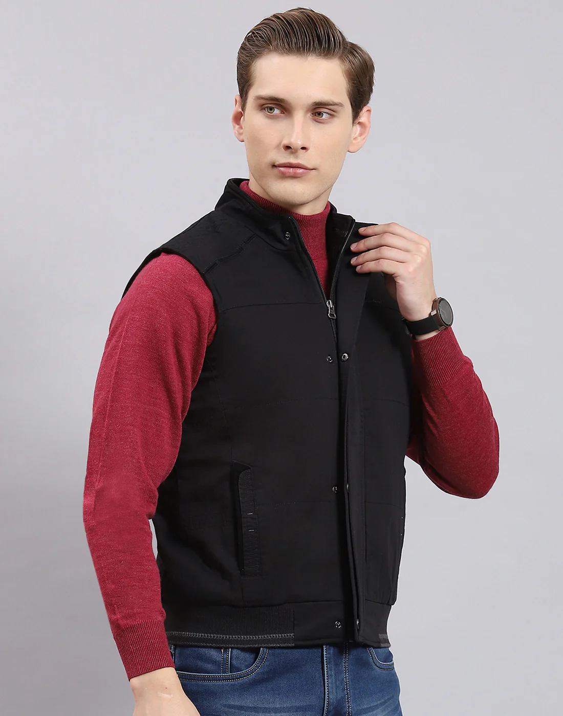 Men Black Solid Stand Collar Sleeveless Jacket - Image 4