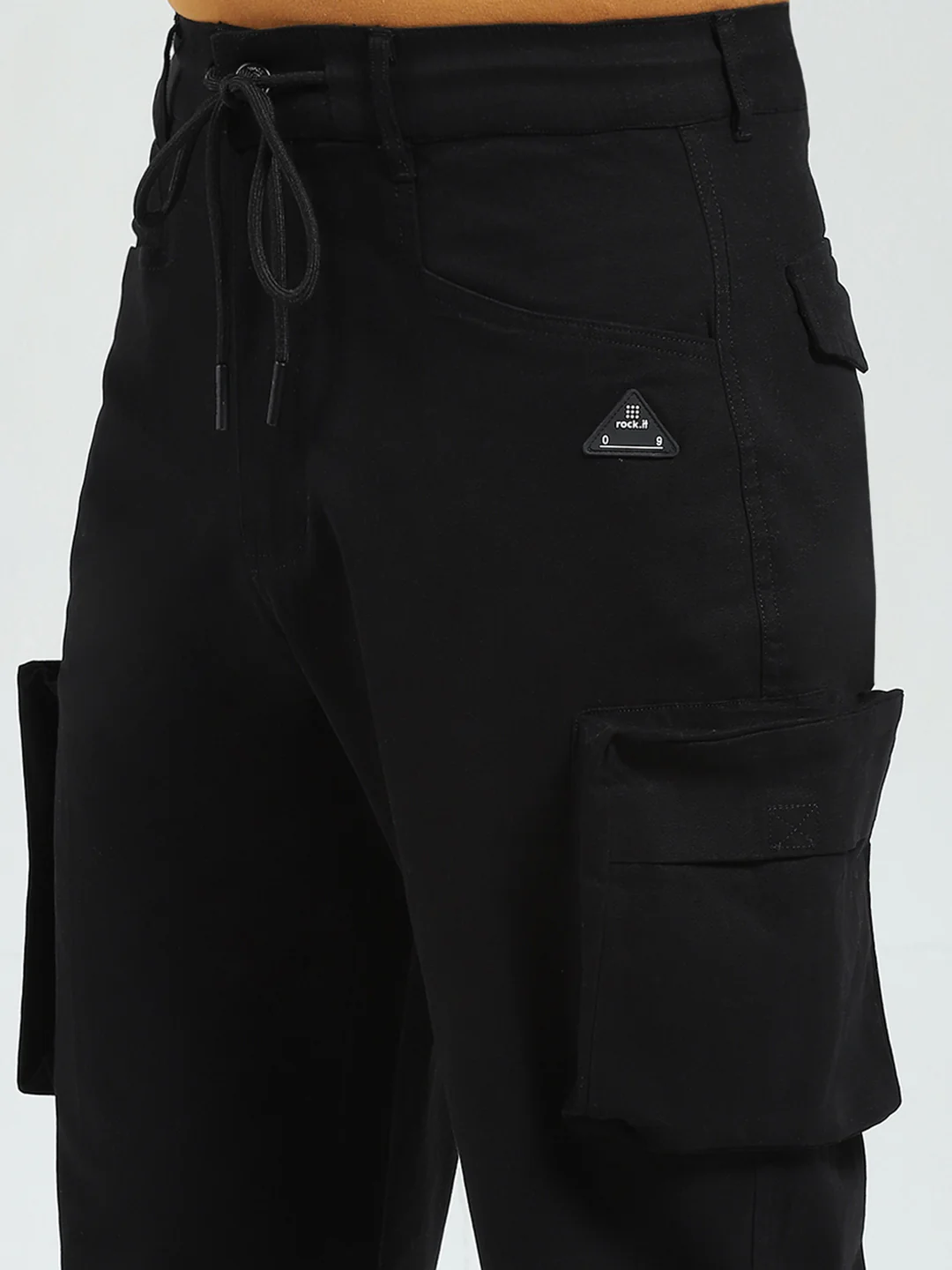 Rock.it Men Black Solid Straight Fit Cargo - Image 8