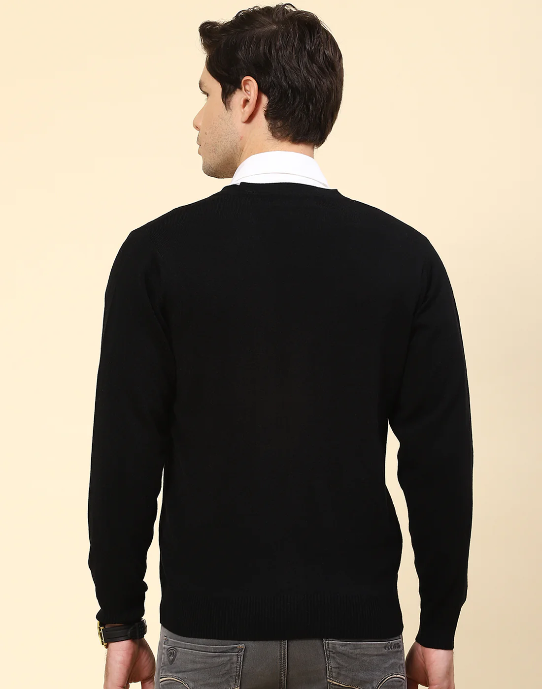 Men Black Solid V Neck Full Sleeve Cardigan - Image 5