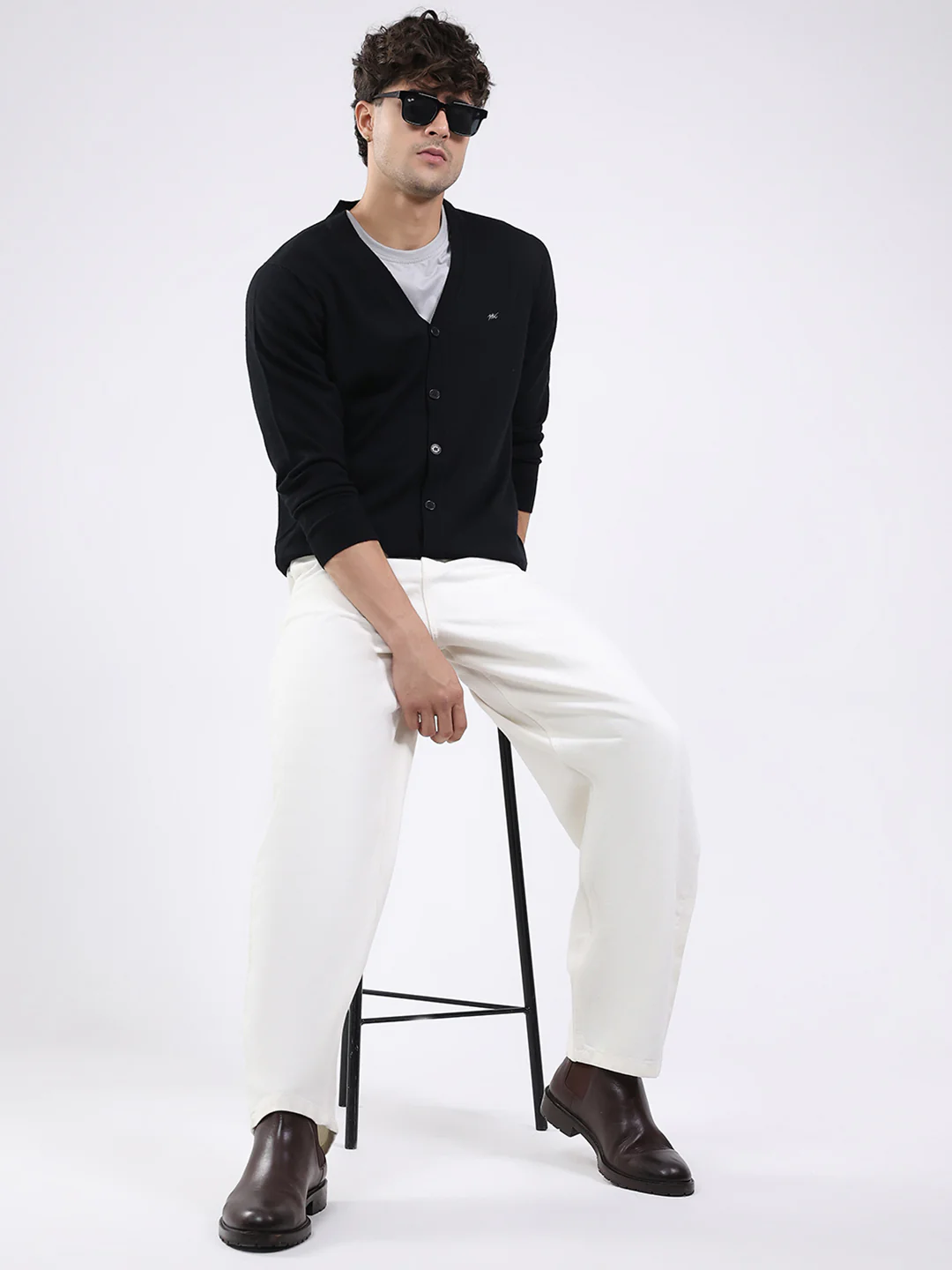 Men Black Solid V Neck Full Sleeve Cardigan - Image 2