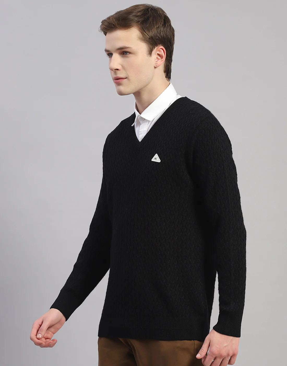 Men Black Solid V Neck Full Sleeve Pullover - Image 4