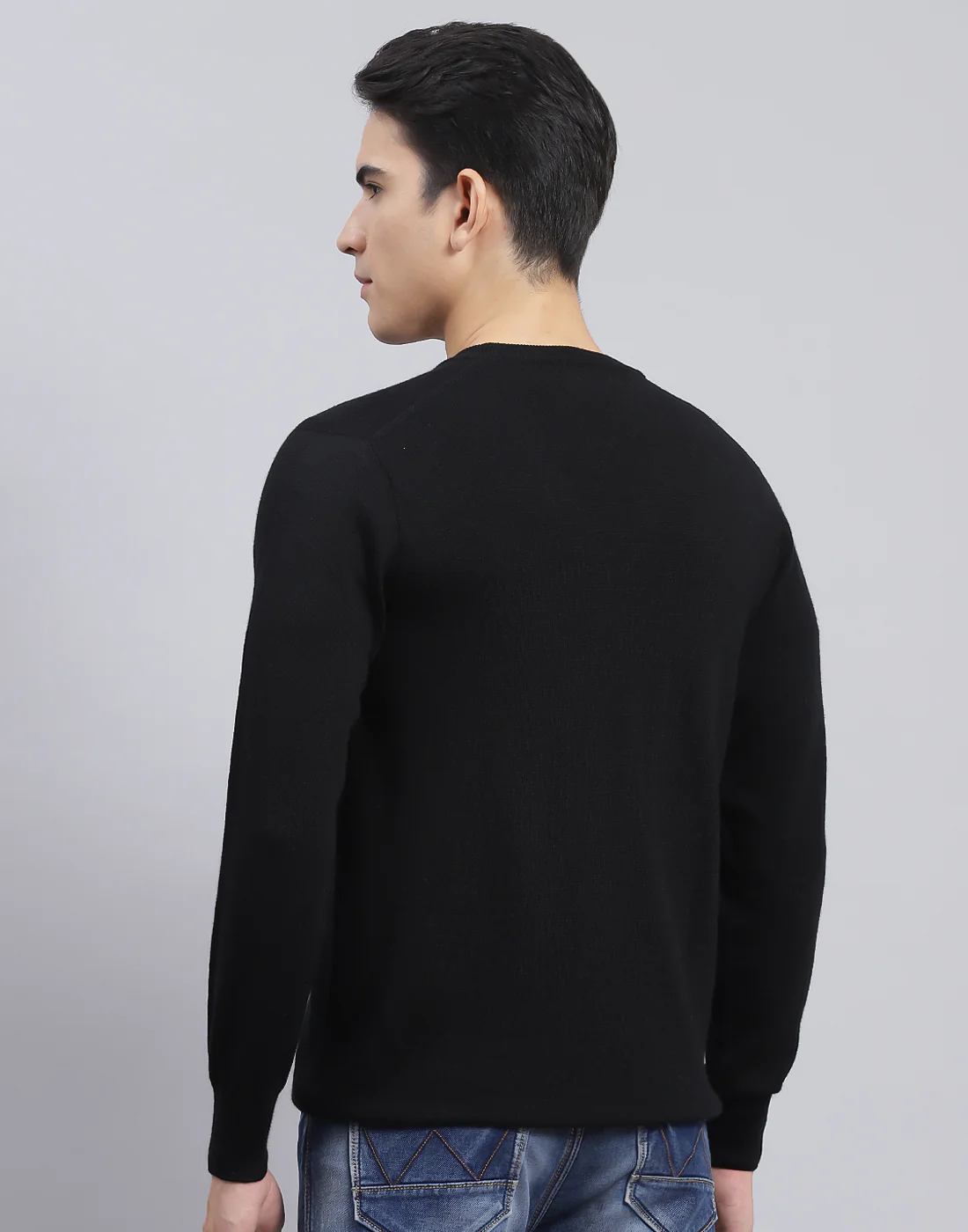 Men Black Solid V Neck Full Sleeve Pullover - Image 5