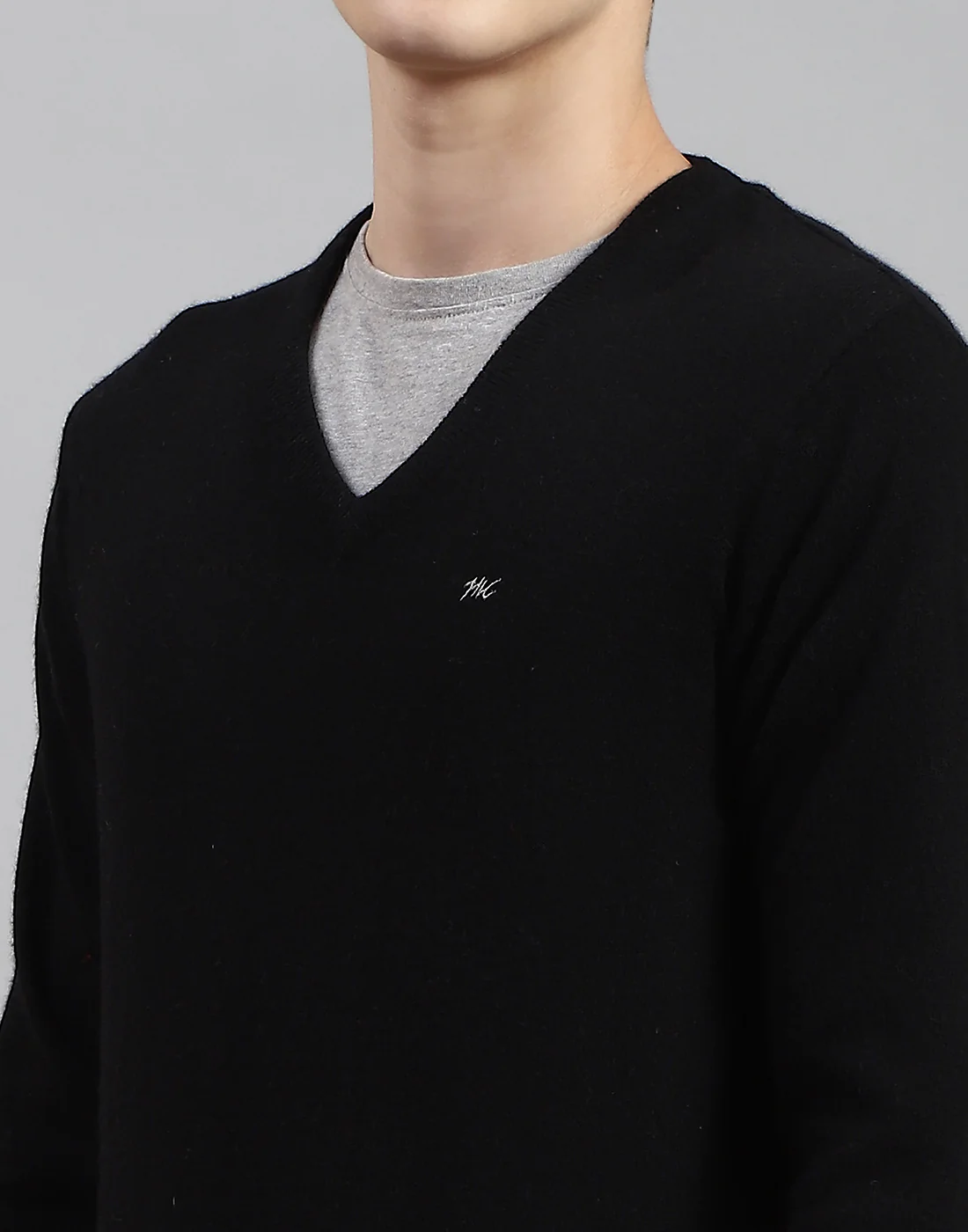Men Black Solid V Neck Full Sleeve Pullover - Image 6