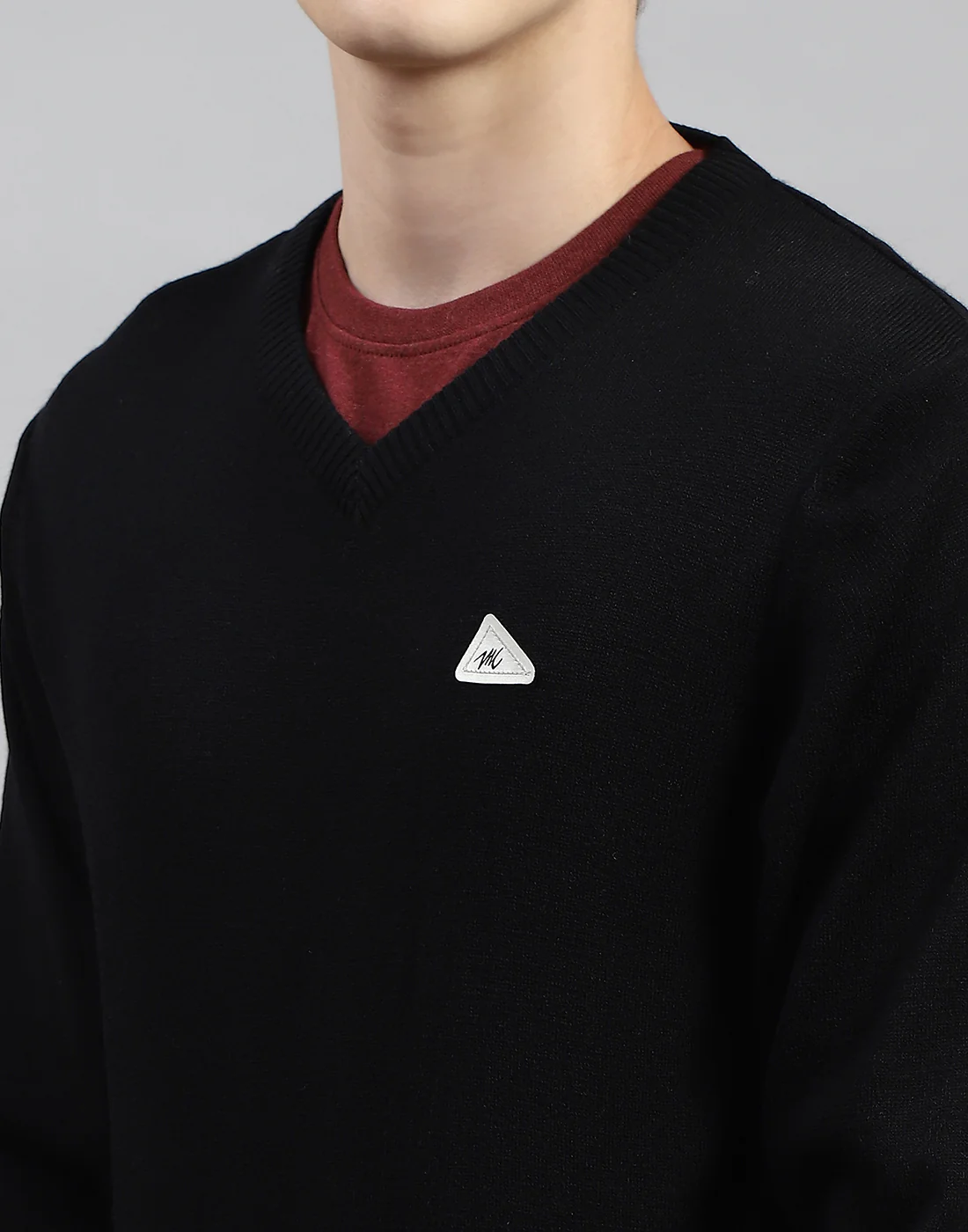 Men Black Solid V Neck Full Sleeve Pullover - Image 6