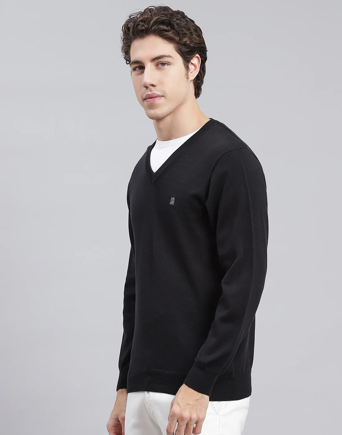 Men Black Solid V Neck Full Sleeve Pullover - Image 4