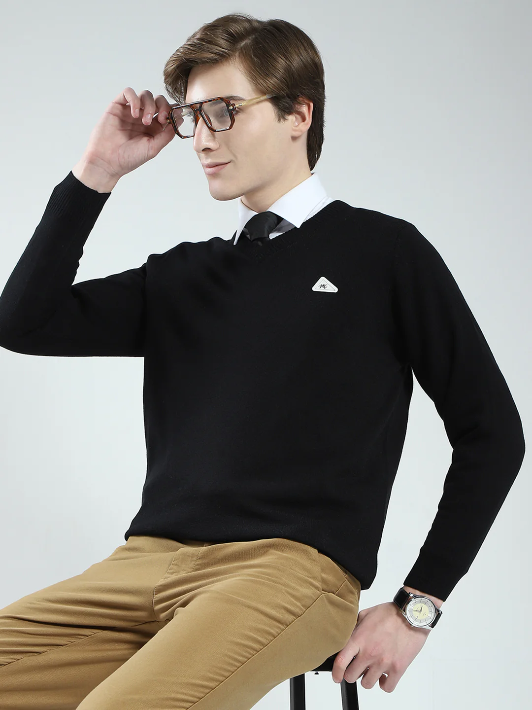 Men Black Solid V Neck Full Sleeve Pullover - Image 6