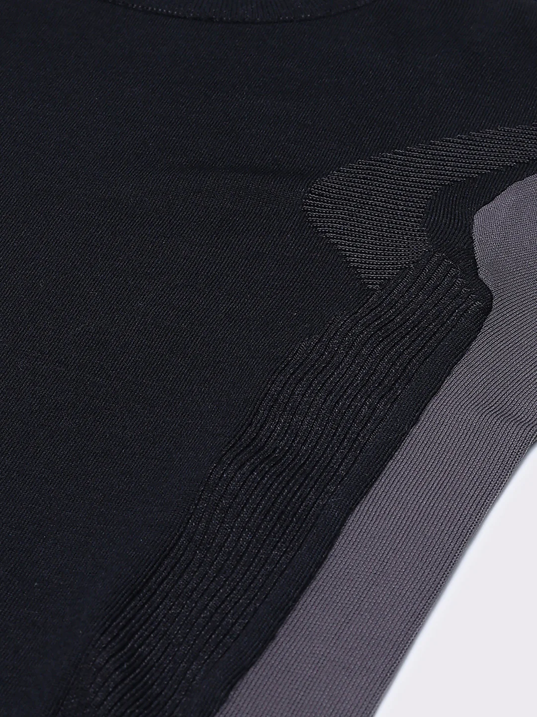 Men Black Solid Round Neck Full Sleeve Pullover - Image 7