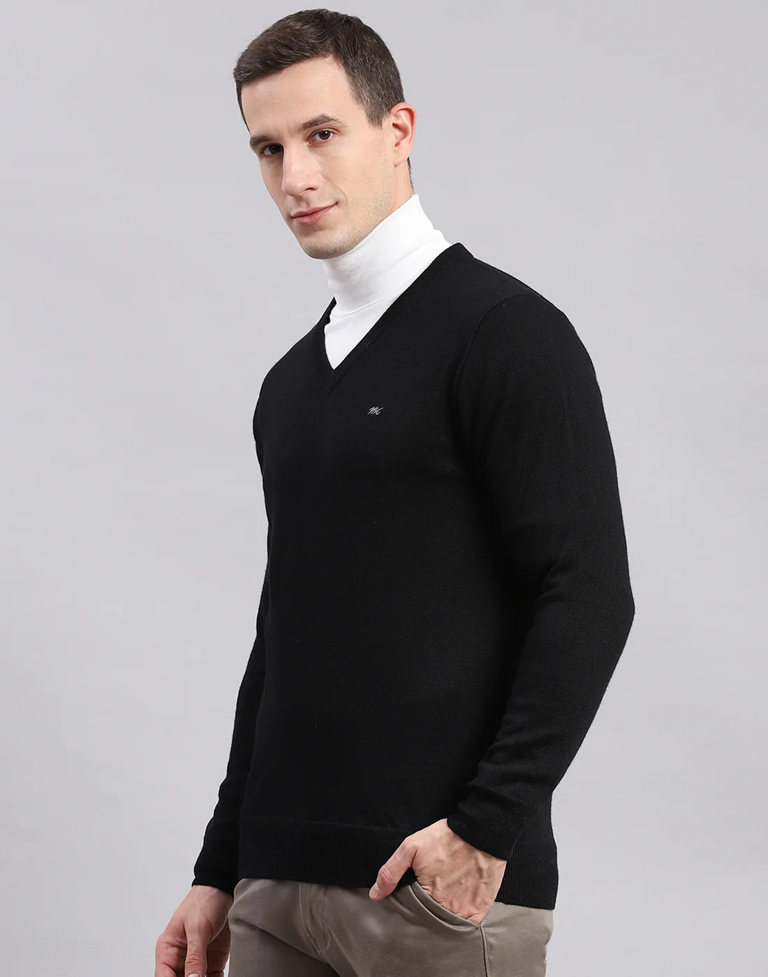 Men Black Solid V Neck Full Sleeve Sweaters/Pullovers - Image 2