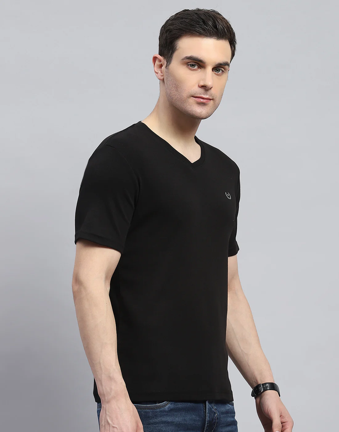 Men Black Solid V Neck Half Sleeve T-Shirt - Image 4