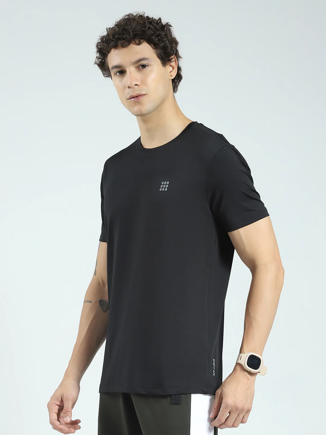 Rock.it Men Black Solid Round Neck Half Sleeve T-Shirt - Image 3