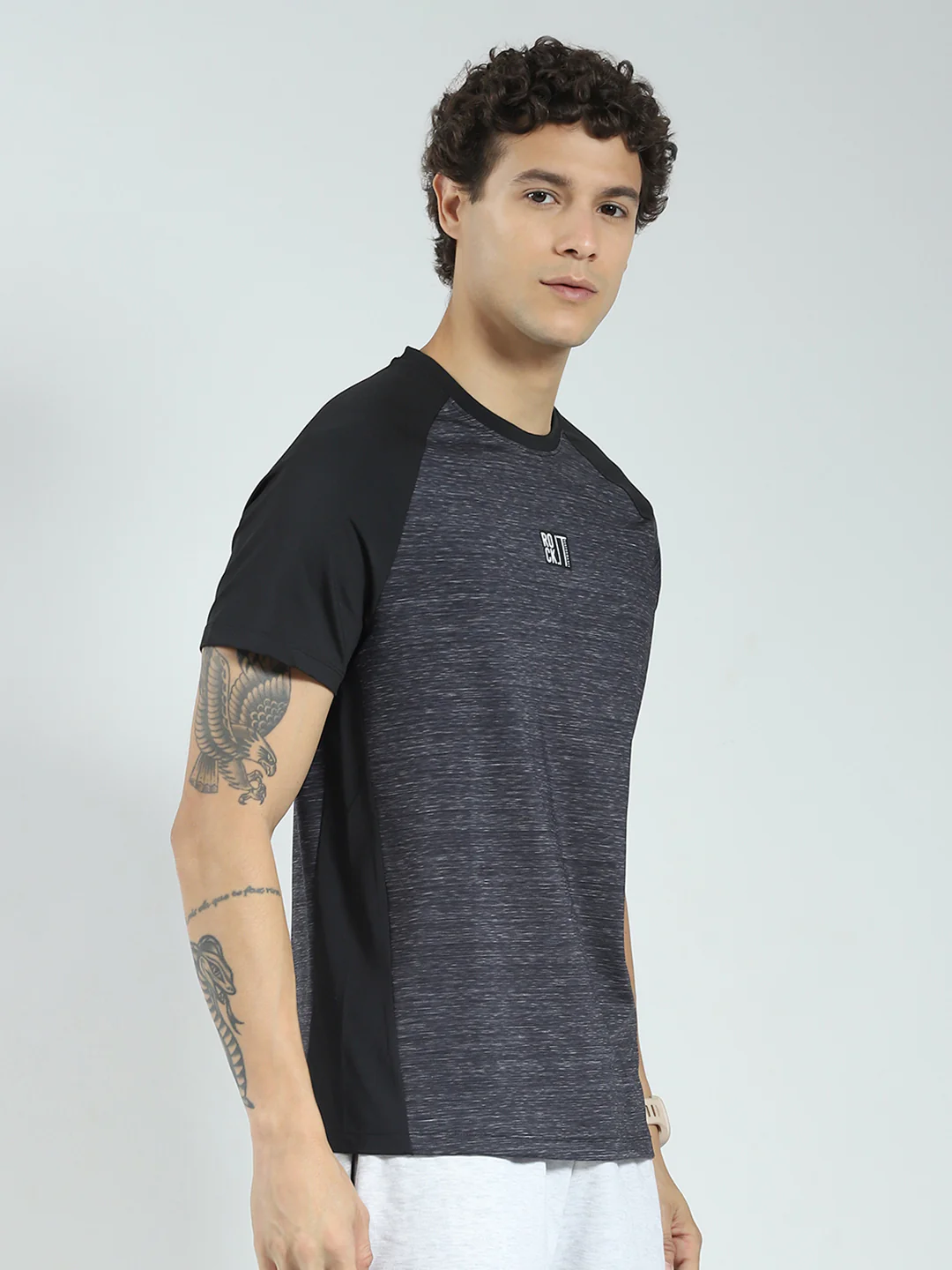 Rock.it Men Black Solid Round Neck Half Sleeve T-Shirt - Image 4