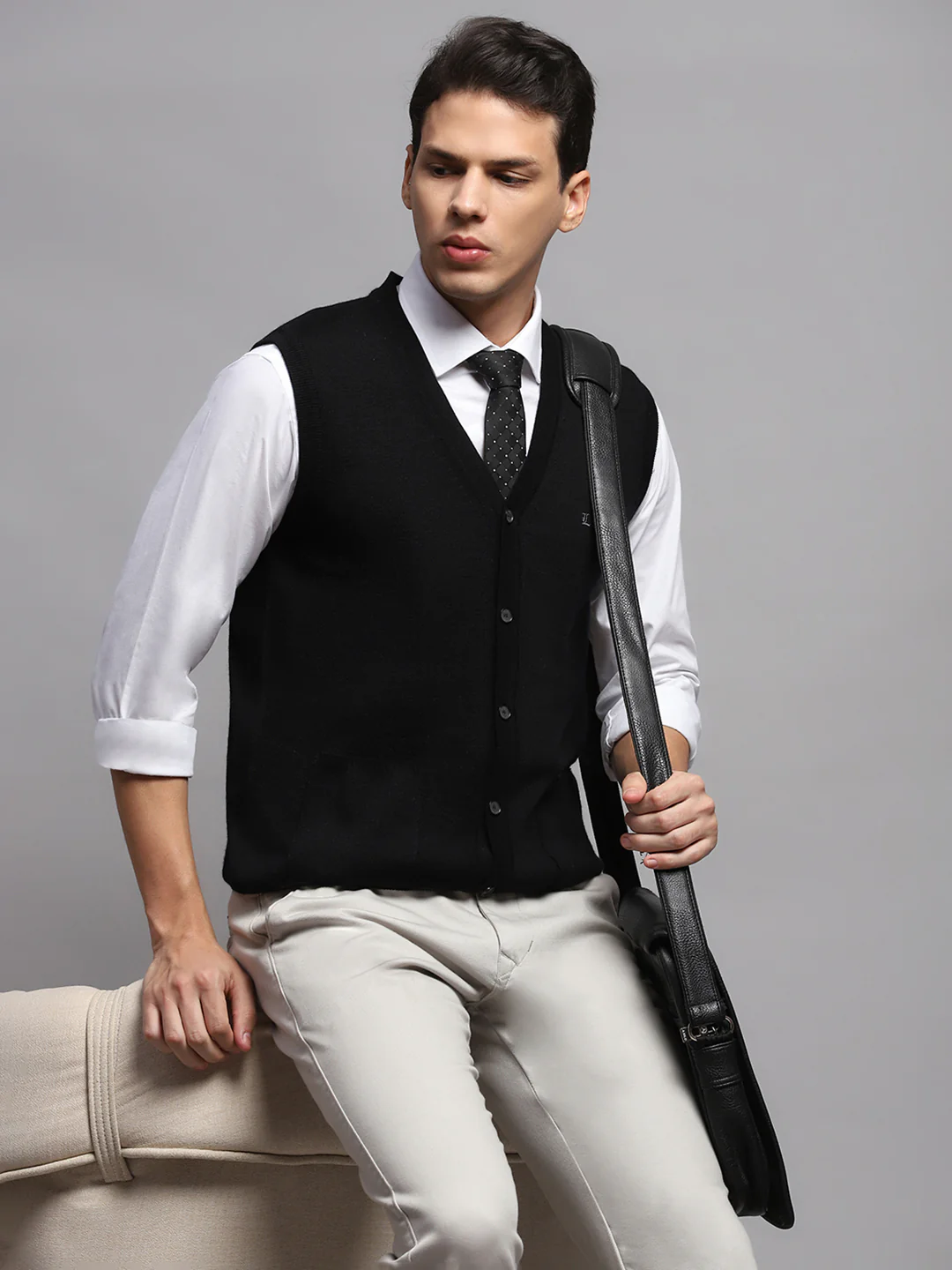 Men Black Solid V Neck Sleeveless Cardigan - Image 6