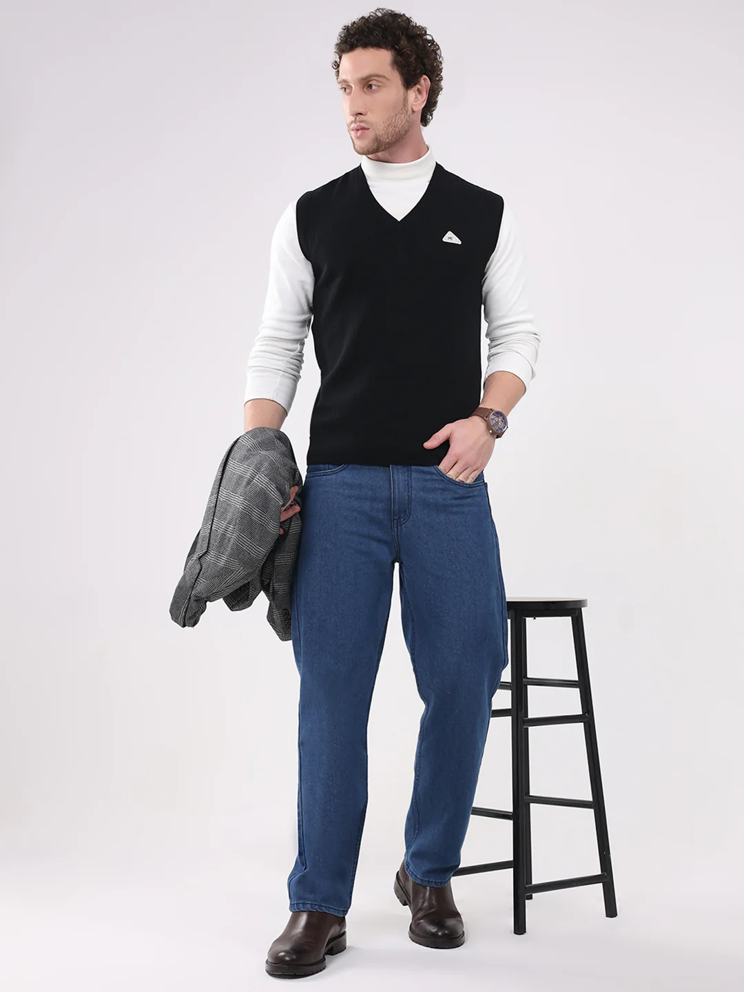 Men Black Solid V Neck Sleeveless Sweater - Image 2