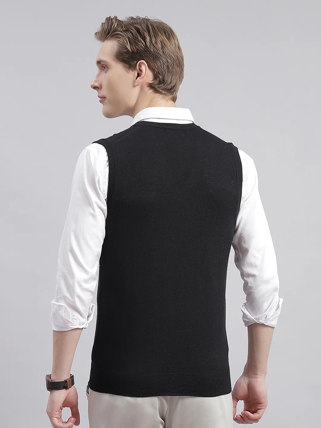 Men Black Solid V Neck Sleeveless Sweaters/Pullovers - Image 5