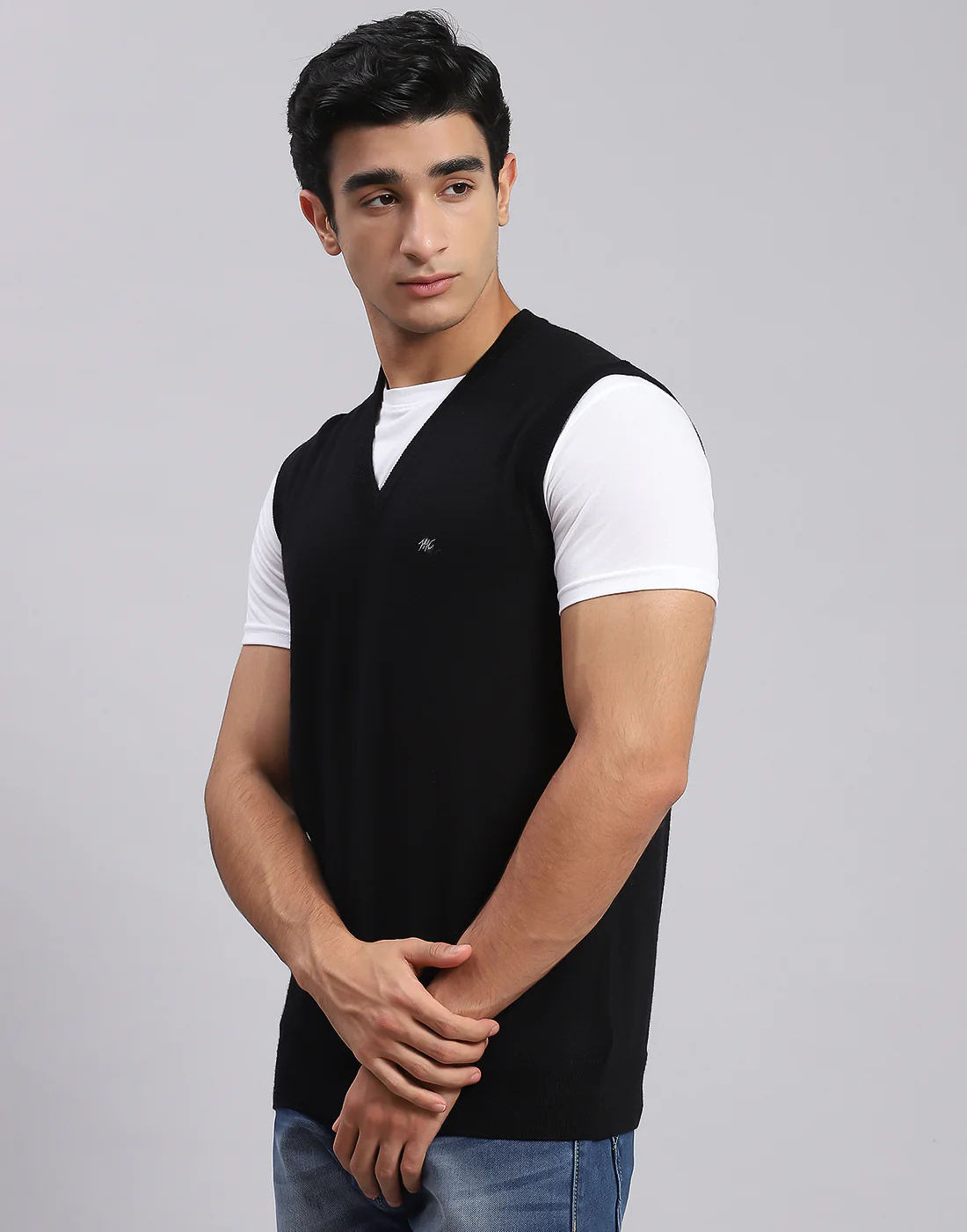 Men Black Solid V Neck Sleeveless Sweaters/Pullovers - Image 3
