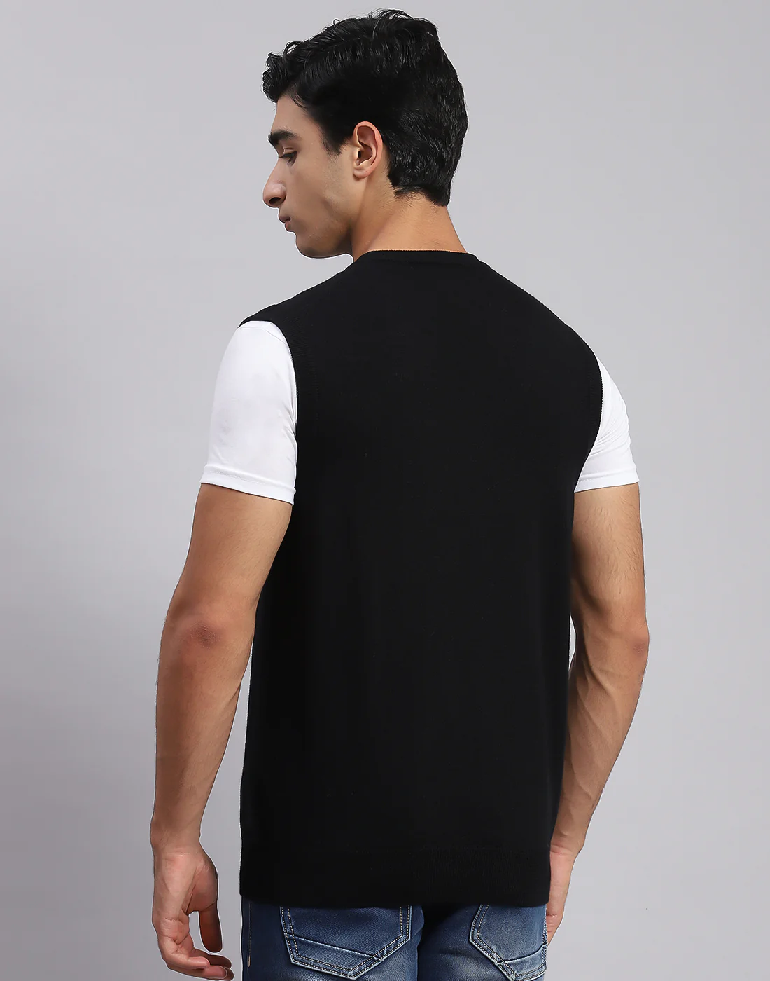 Men Black Solid V Neck Sleeveless Sweaters/Pullovers - Image 5