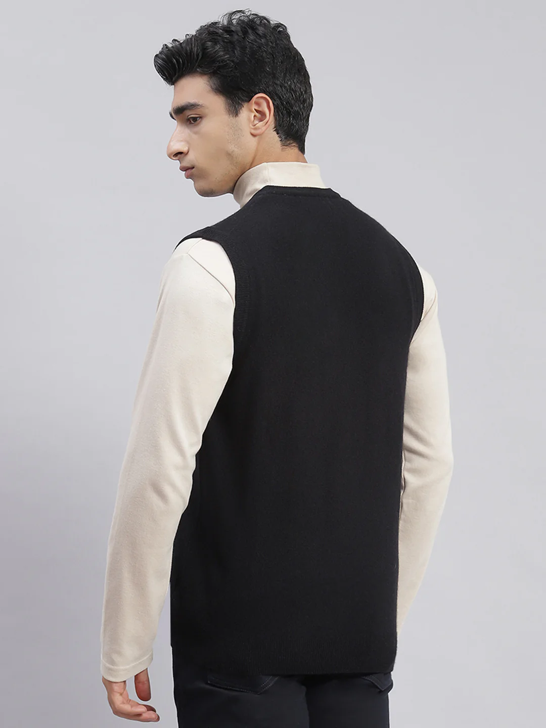 Men Black Solid V Neck Sleeveless Sweaters/Pullovers - Image 5