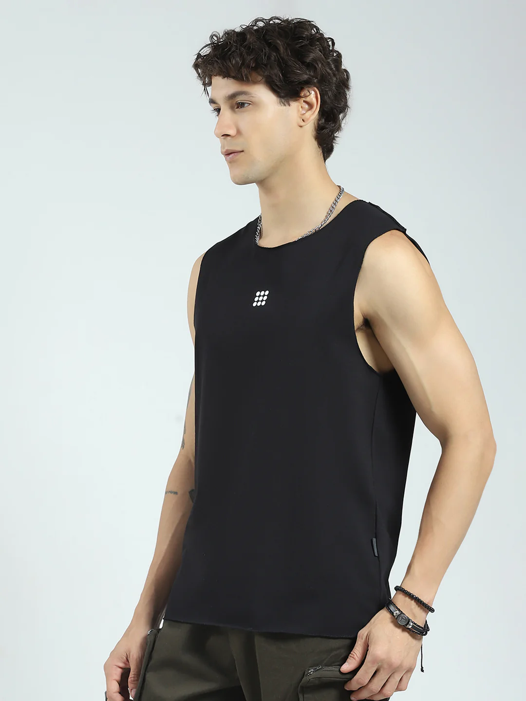 Rock.it Men Black Solid Round Neck Sleeveless T-Shirt - Image 3