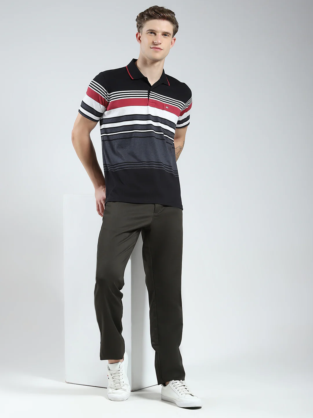 Men Black Stripe Collar Half Sleeve T-Shirt - Image 2