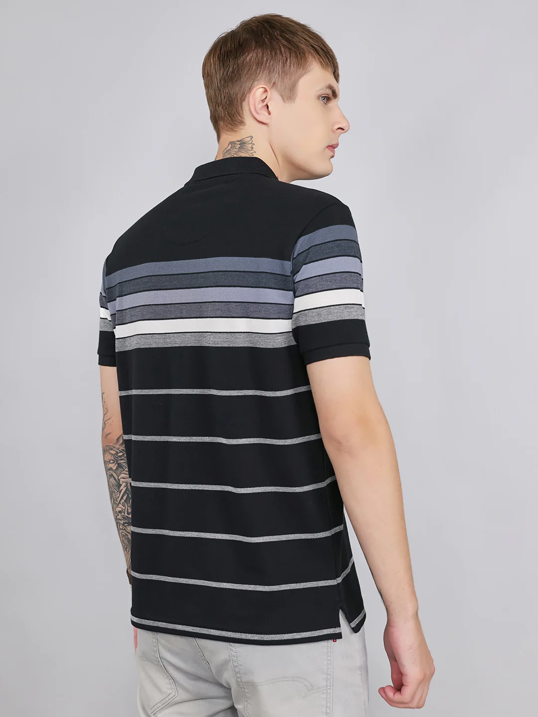 Men Black Stripe Collar Half Sleeve T-Shirt - Image 4