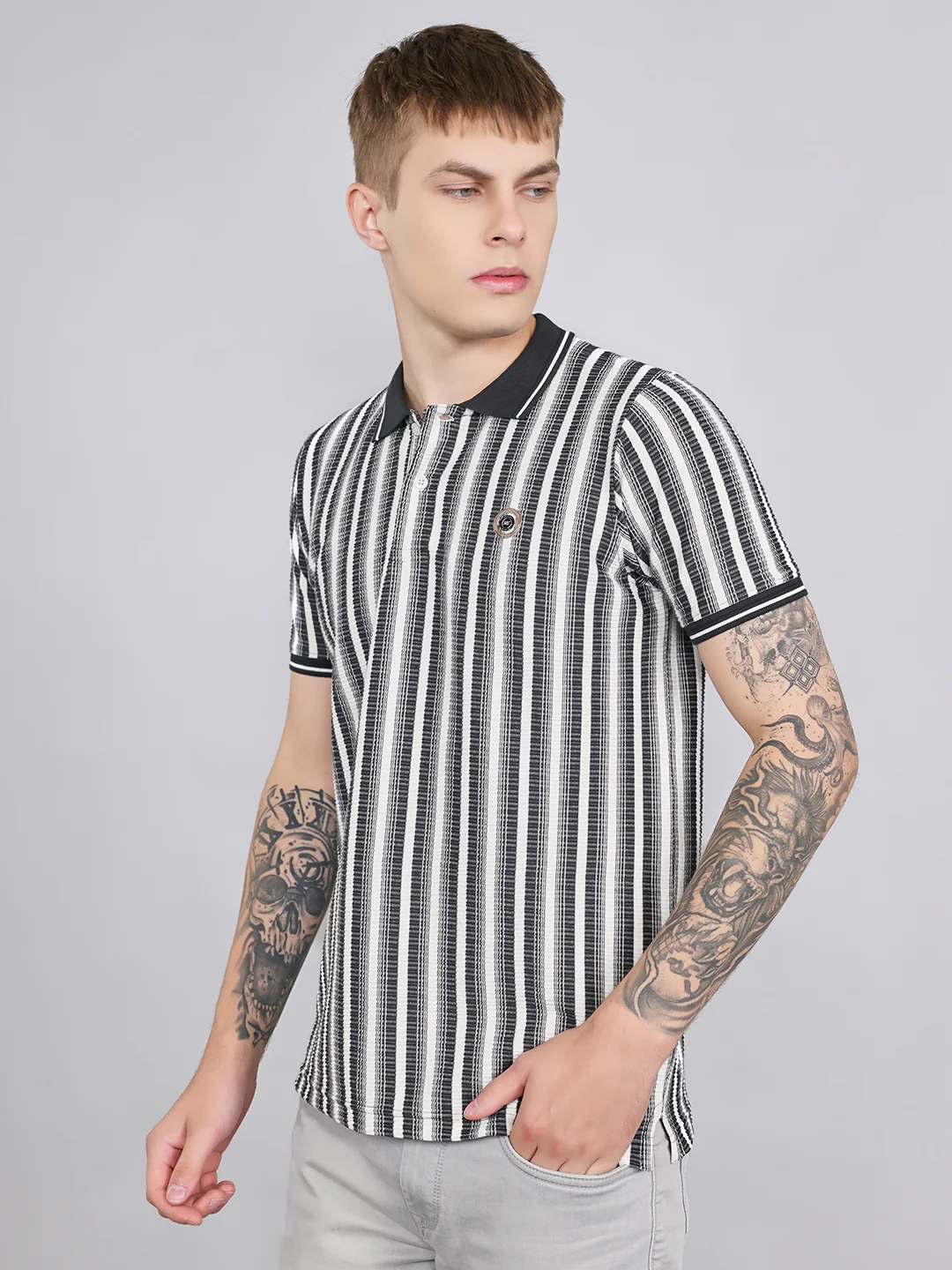 Men Black Stripe Collar Half Sleeve T-Shirt - Image 2