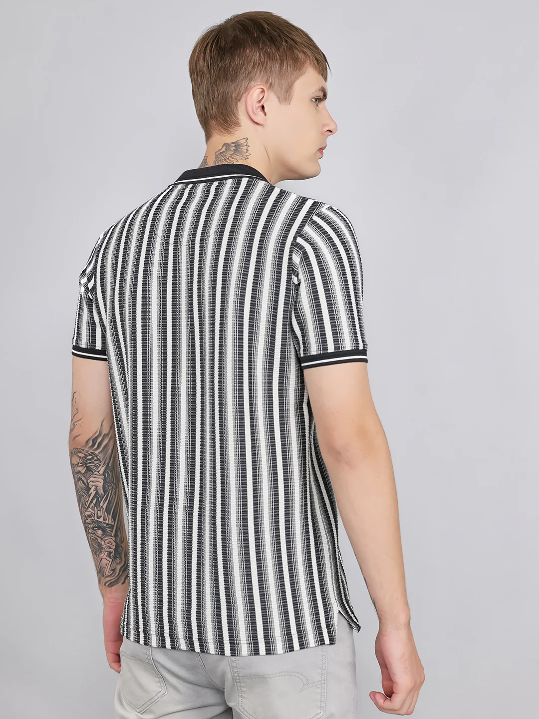 Men Black Stripe Collar Half Sleeve T-Shirt - Image 4