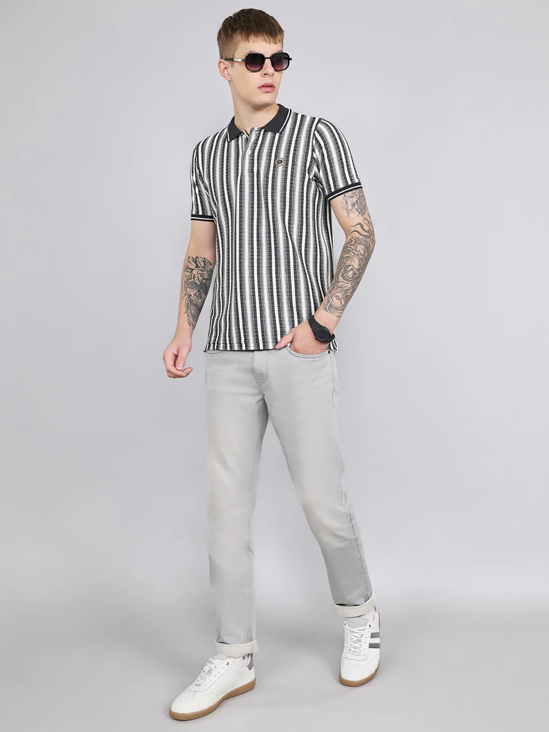 Men Black Stripe Collar Half Sleeve T-Shirt - Image 5