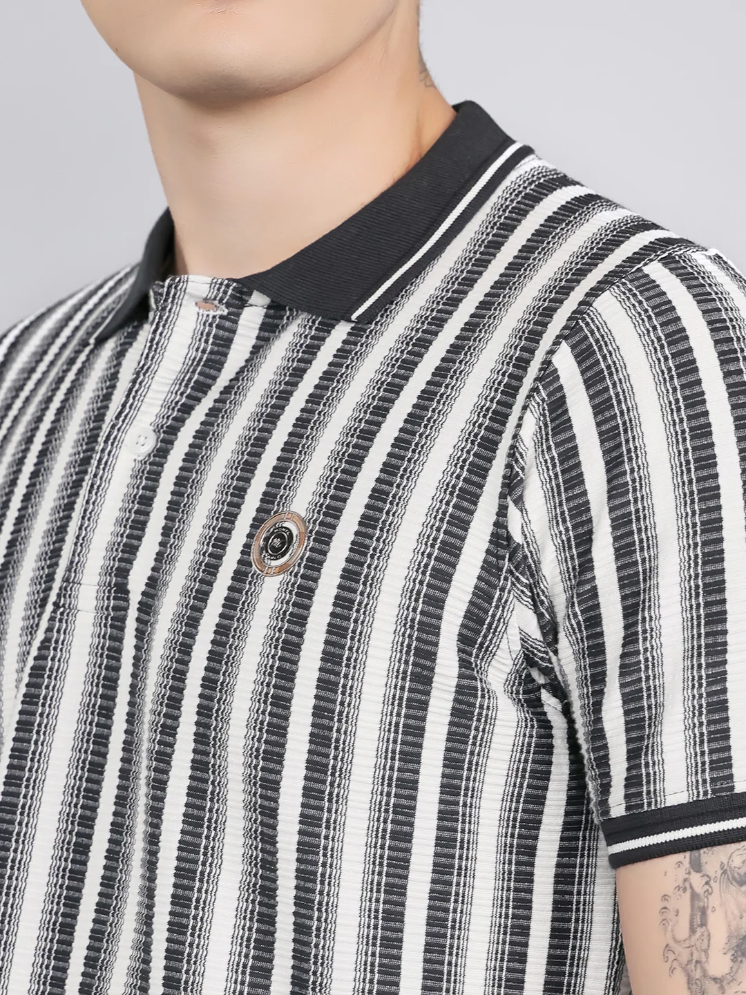 Men Black Stripe Collar Half Sleeve T-Shirt - Image 6