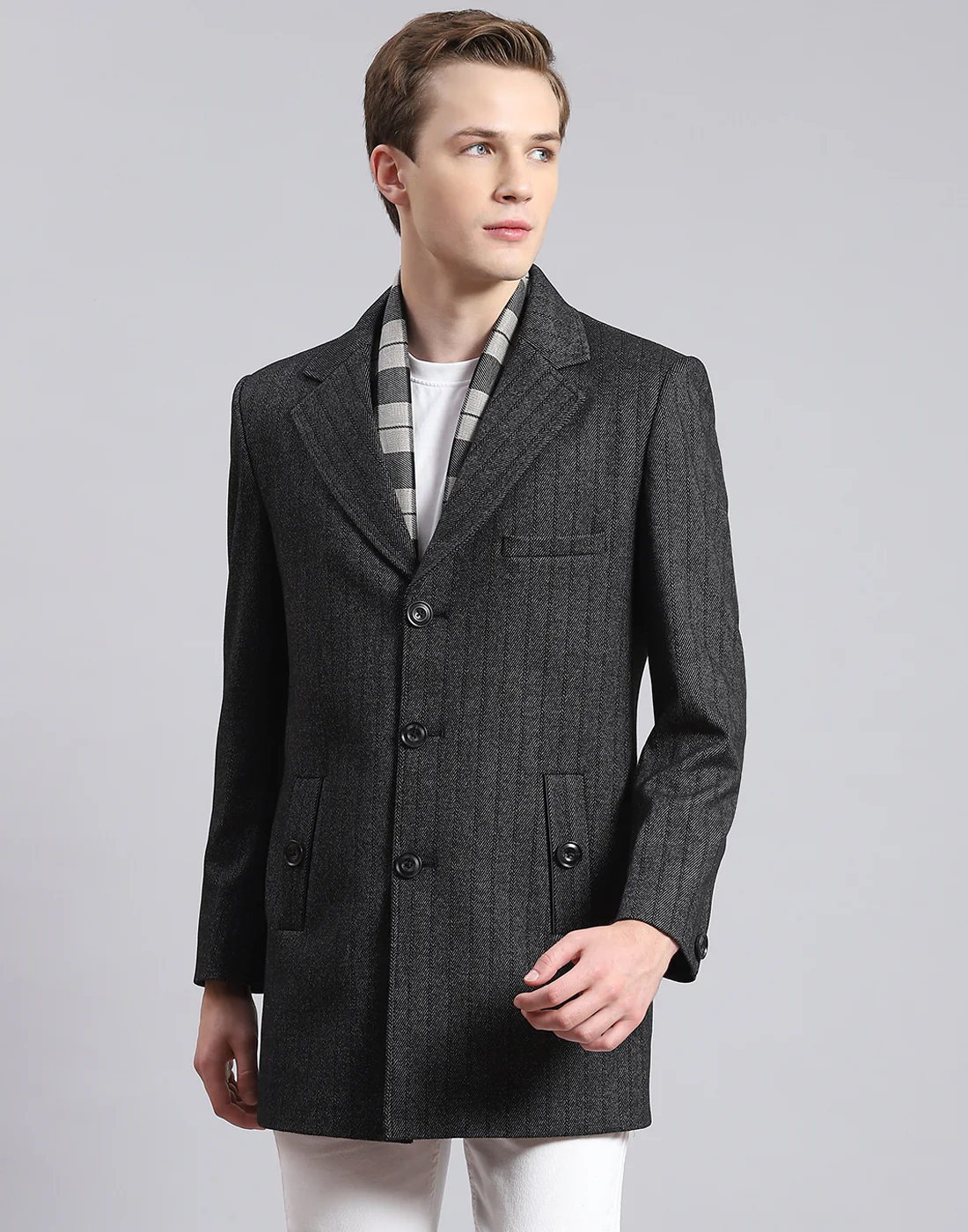 Men Black Stripe Lapel Collar Full Sleeve Coat - Image 2
